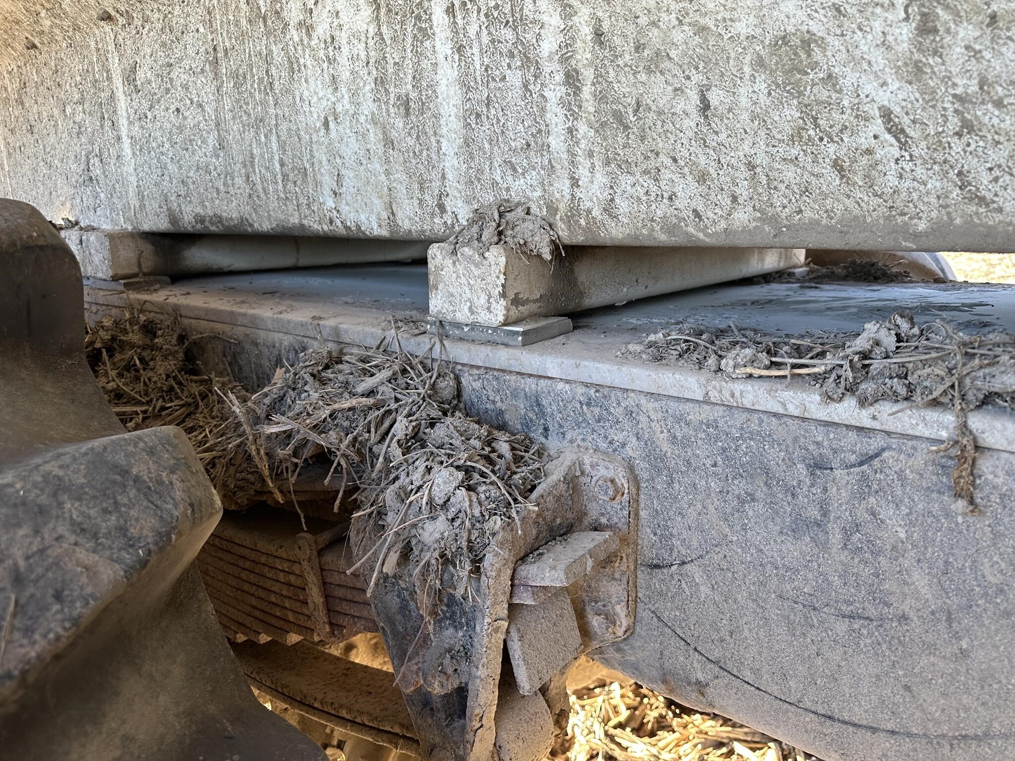  New Leader L3020 G4 Pull-Type Fertilizer Spreader