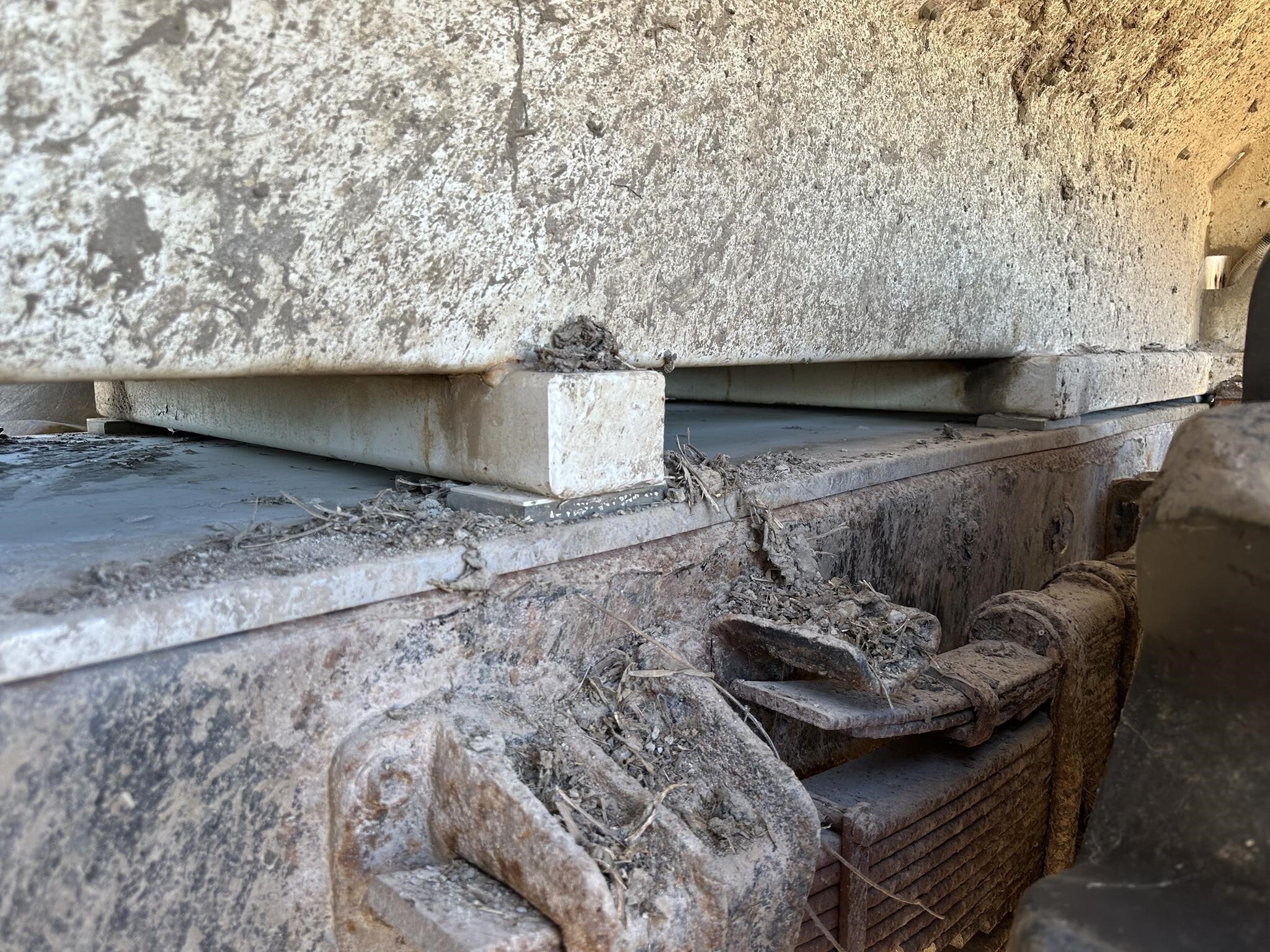  New Leader L3020 G4 Pull-Type Fertilizer Spreader