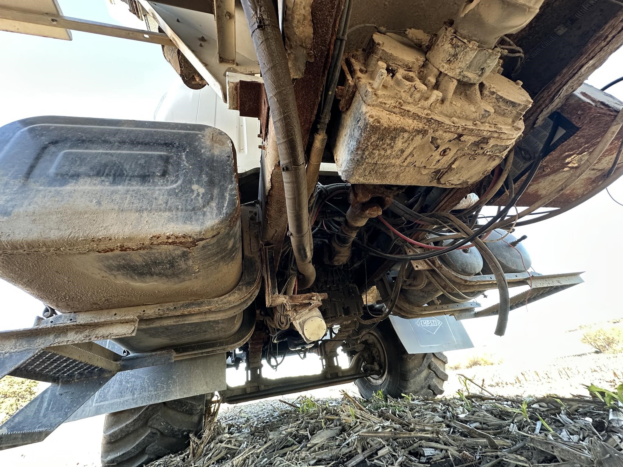  New Leader L3020 G4 Pull-Type Fertilizer Spreader