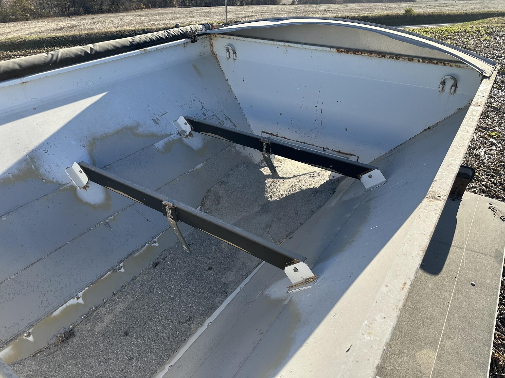  New Leader L3020 G4 Pull-Type Fertilizer Spreader