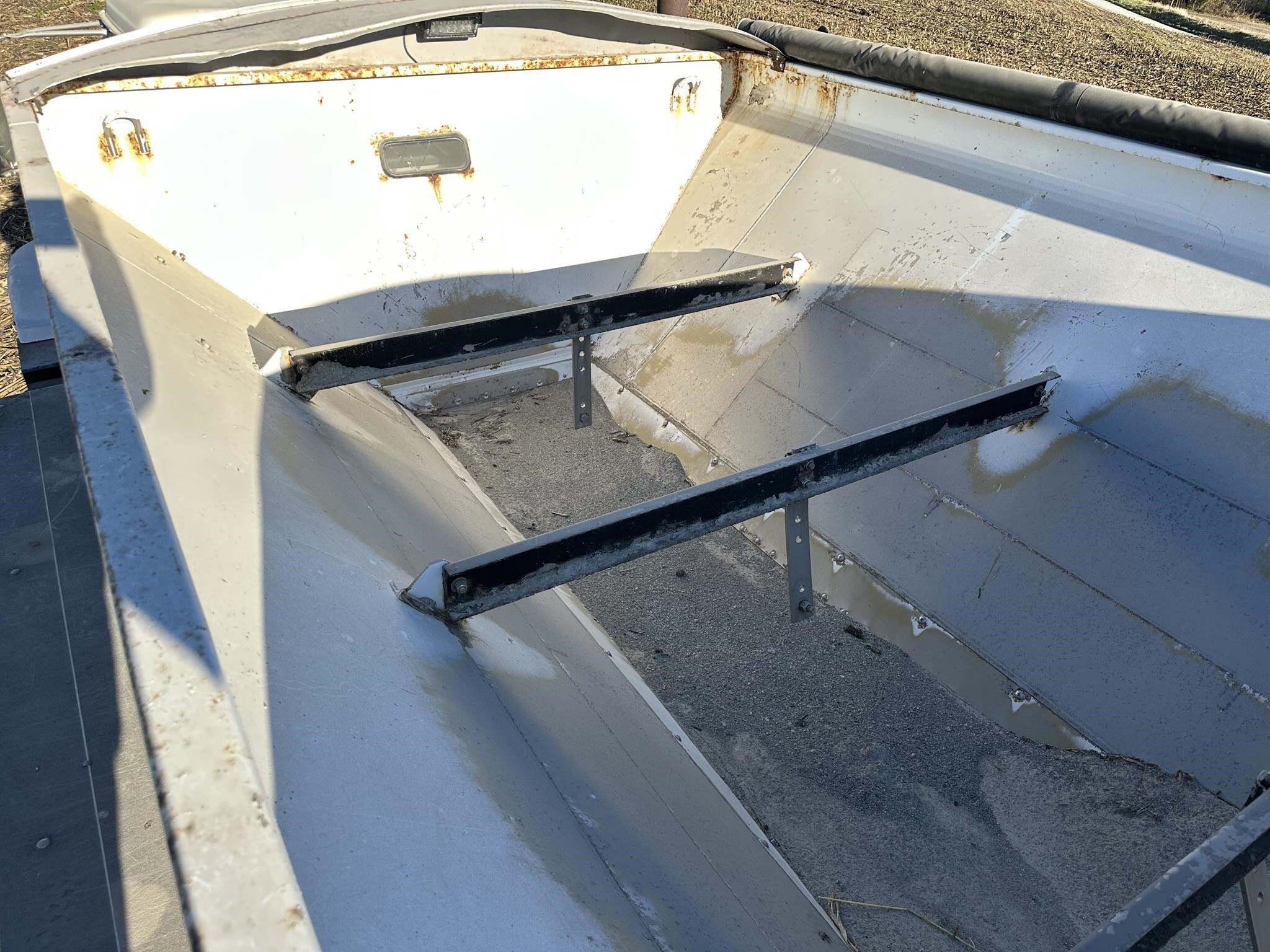  New Leader L3020 G4 Pull-Type Fertilizer Spreader