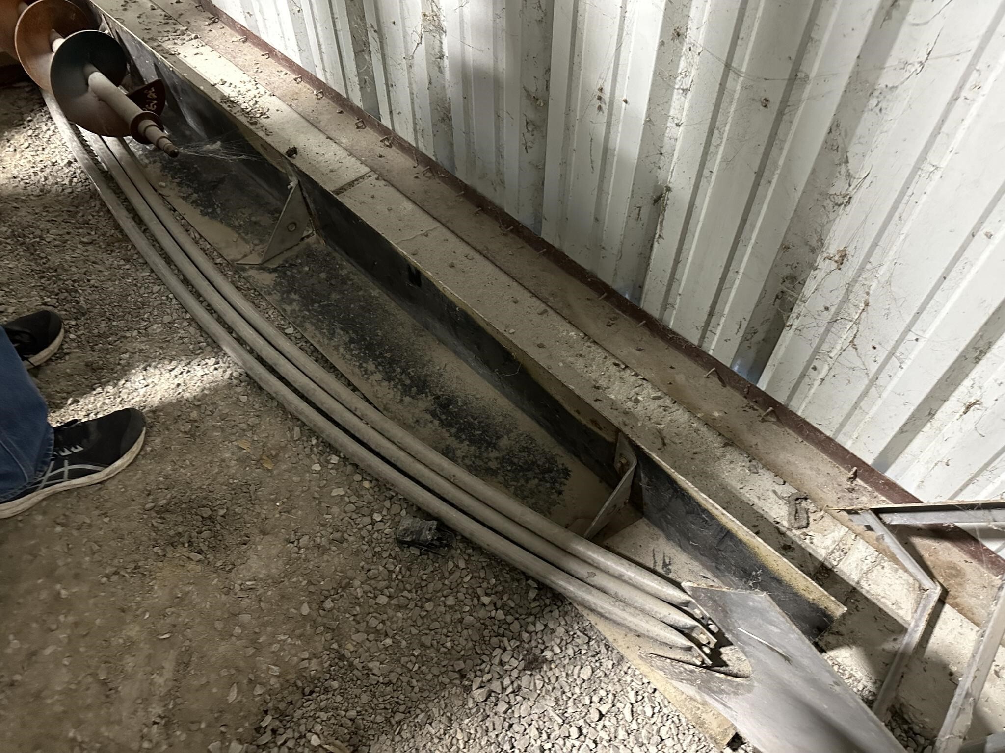  New Leader L3020 G4 Pull-Type Fertilizer Spreader