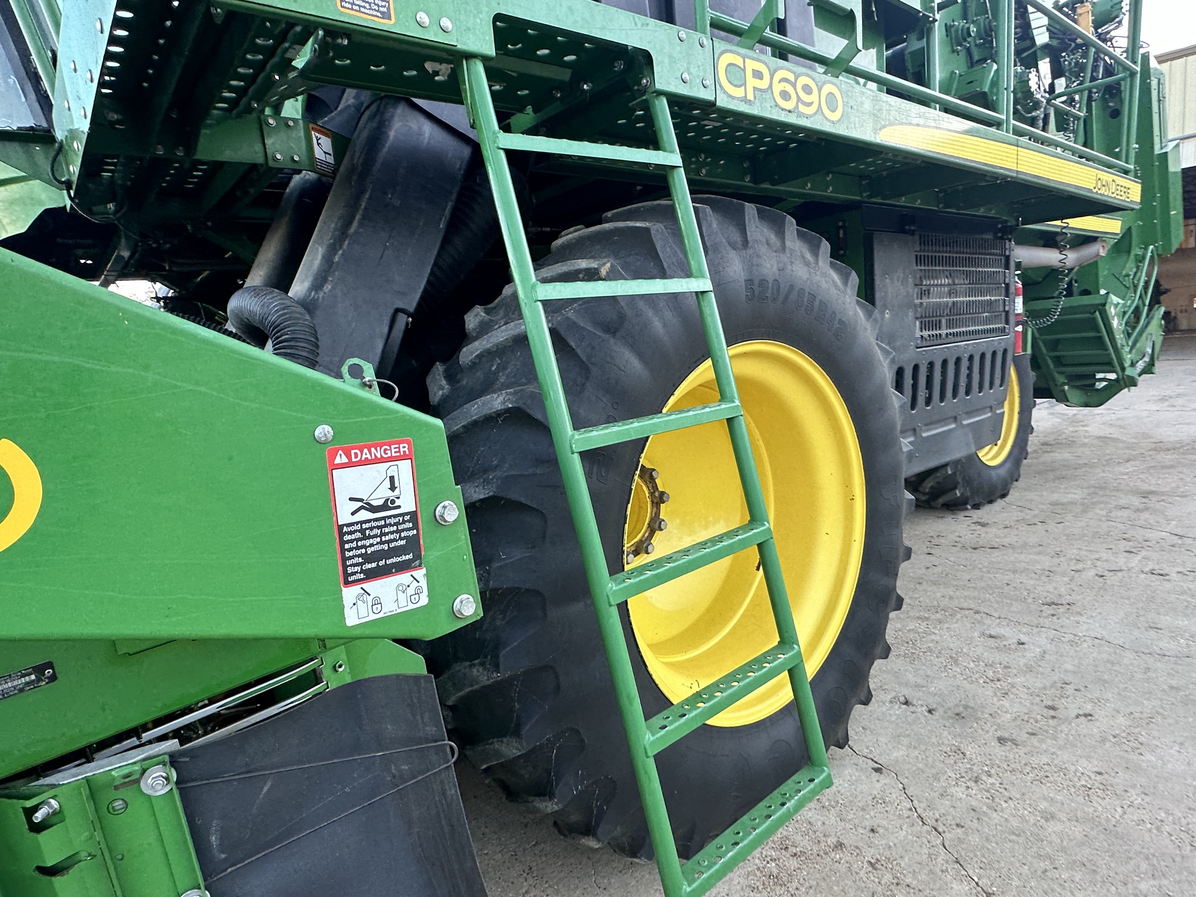 2016 John Deere CP690 Cotton Equipment