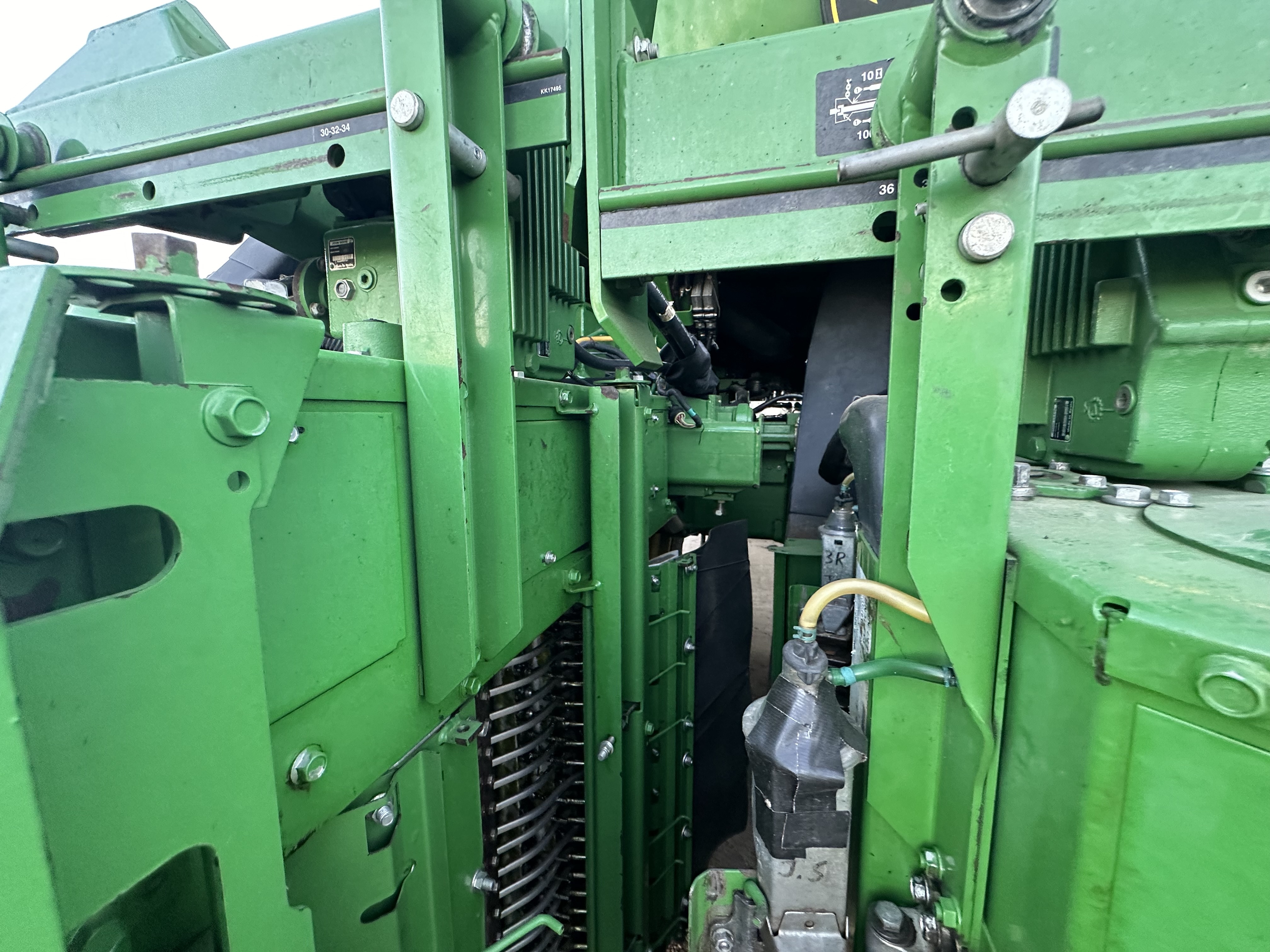 2016 John Deere CP690 Cotton Equipment