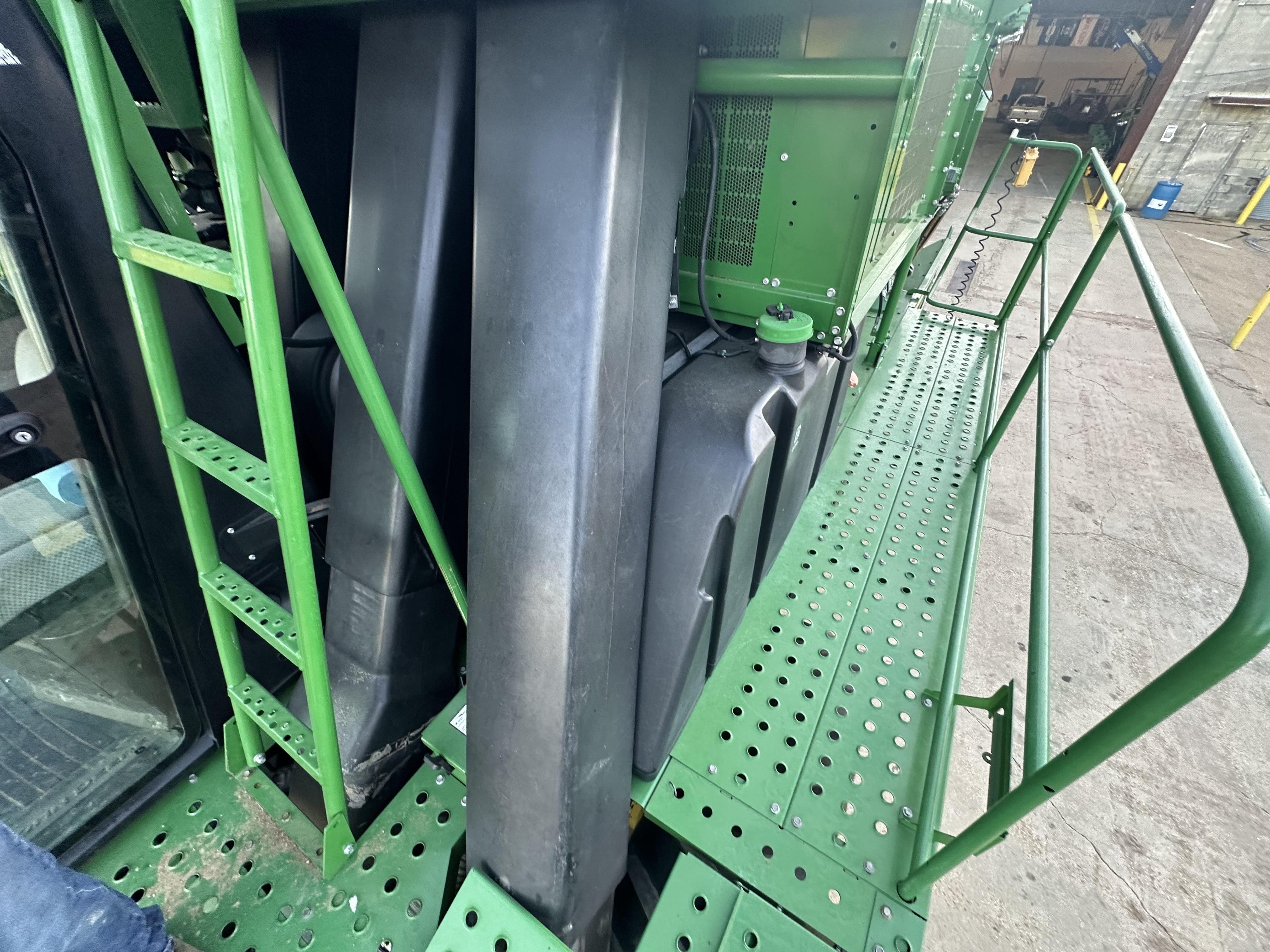 2016 John Deere CP690 Cotton Equipment