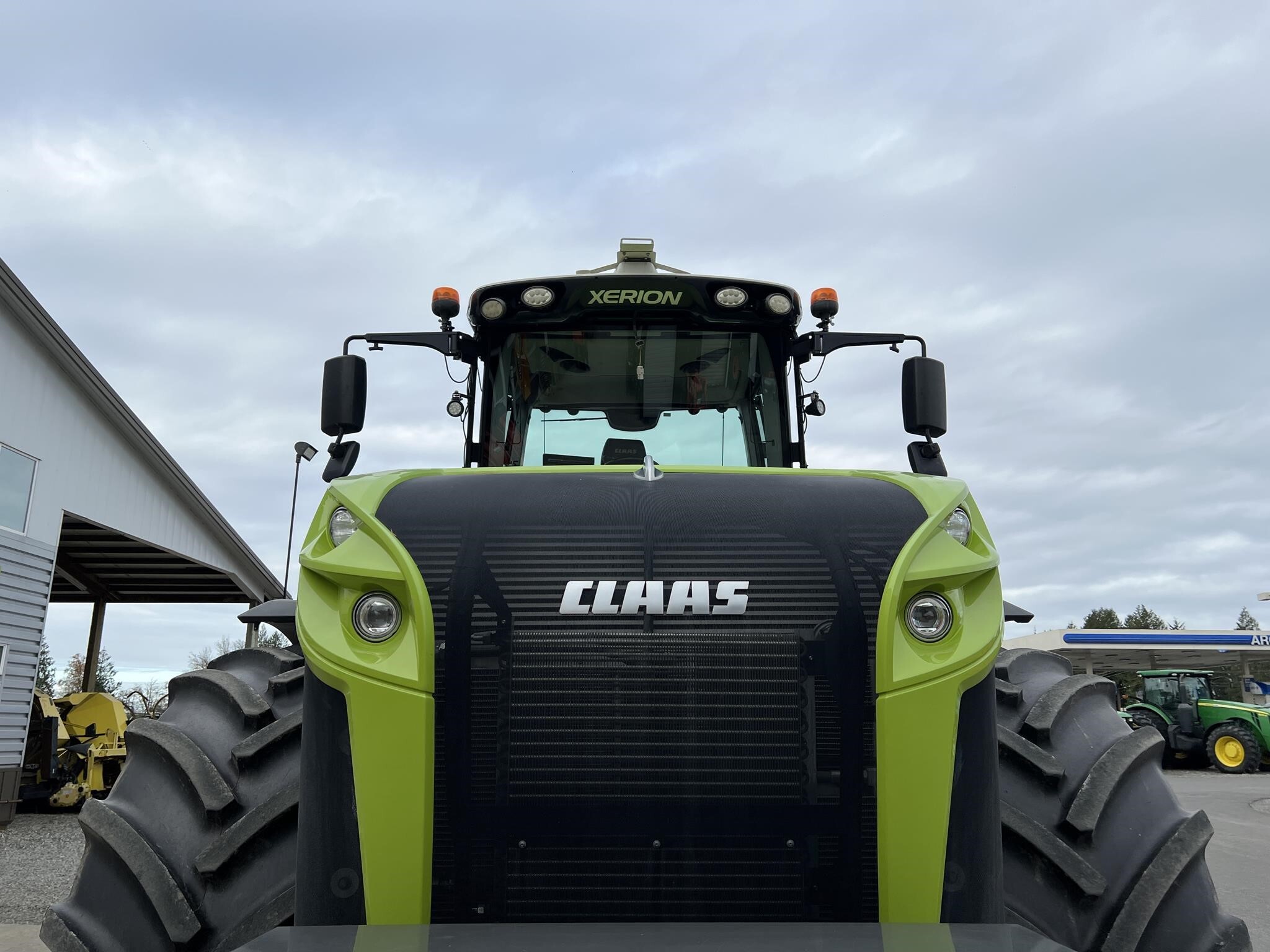 2020 Claas XERION 5000 Tractor