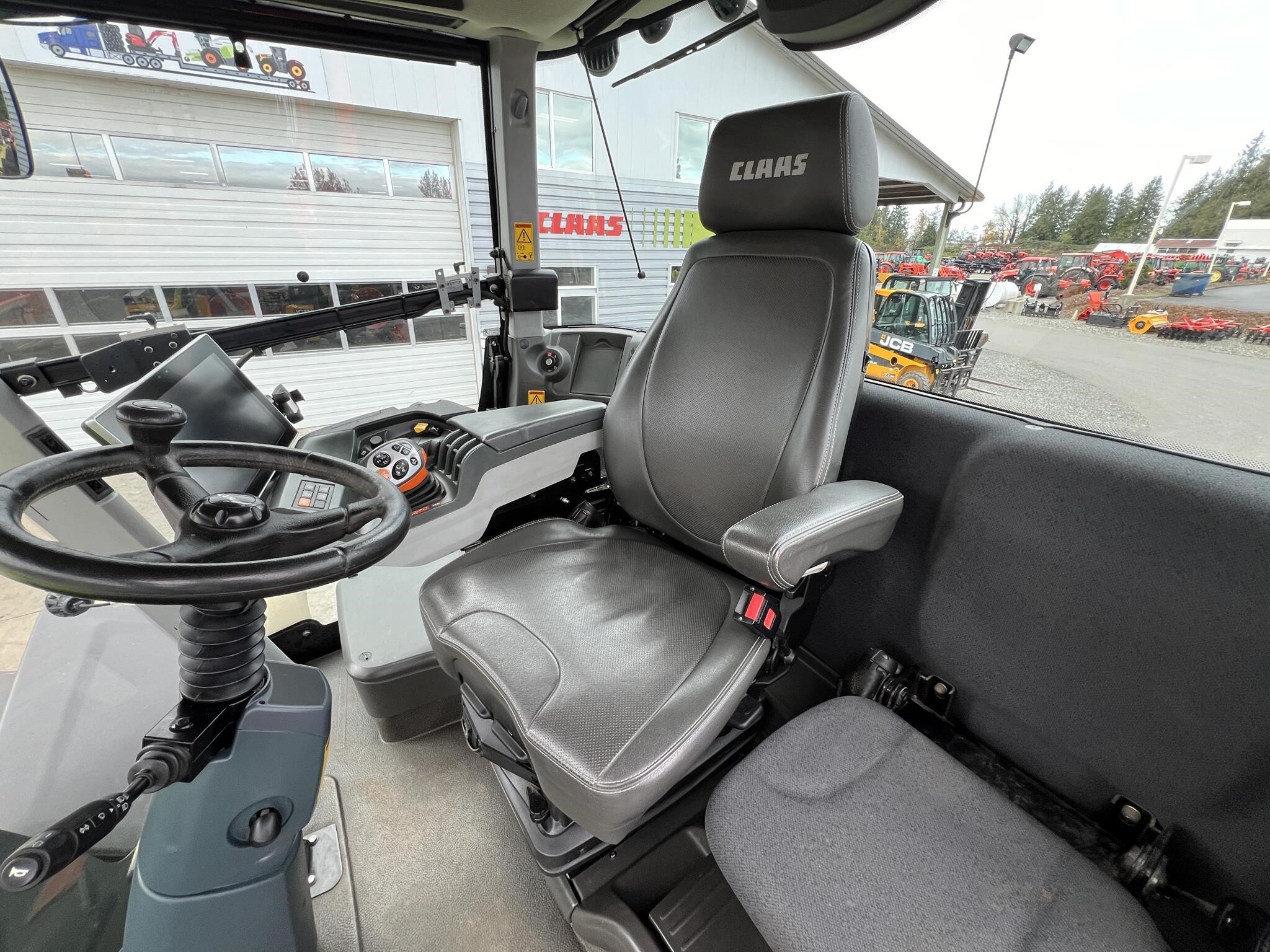 2020 Claas XERION 5000 Tractor