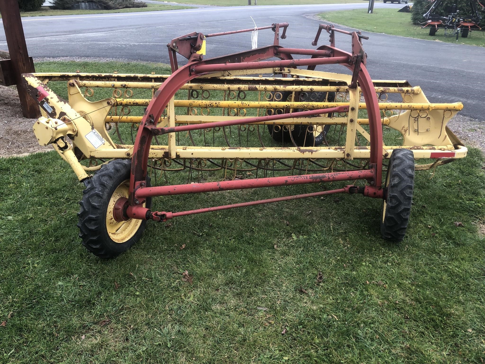  New Holland Rolabar 256 Rake