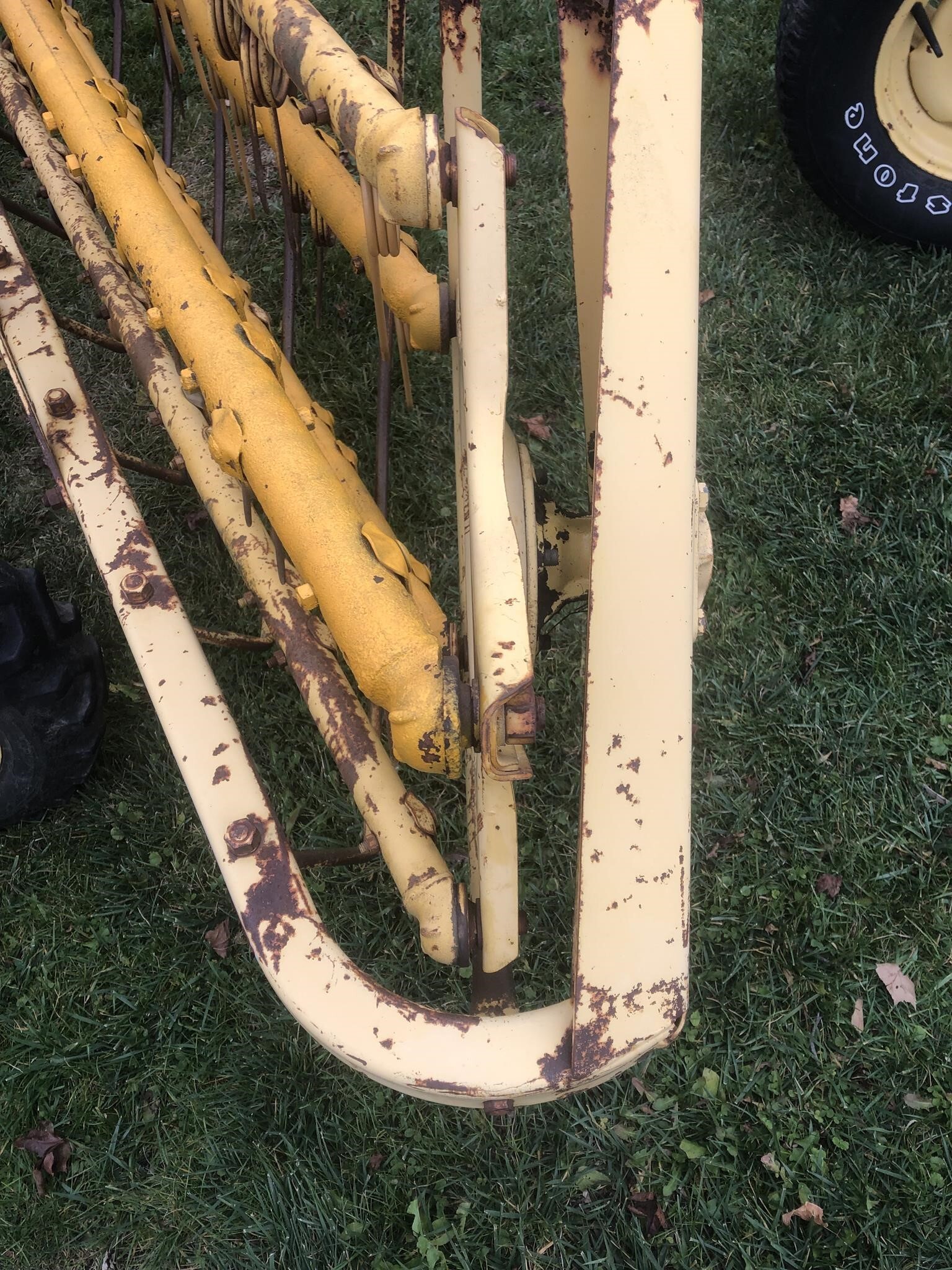  New Holland Rolabar 256 Rake