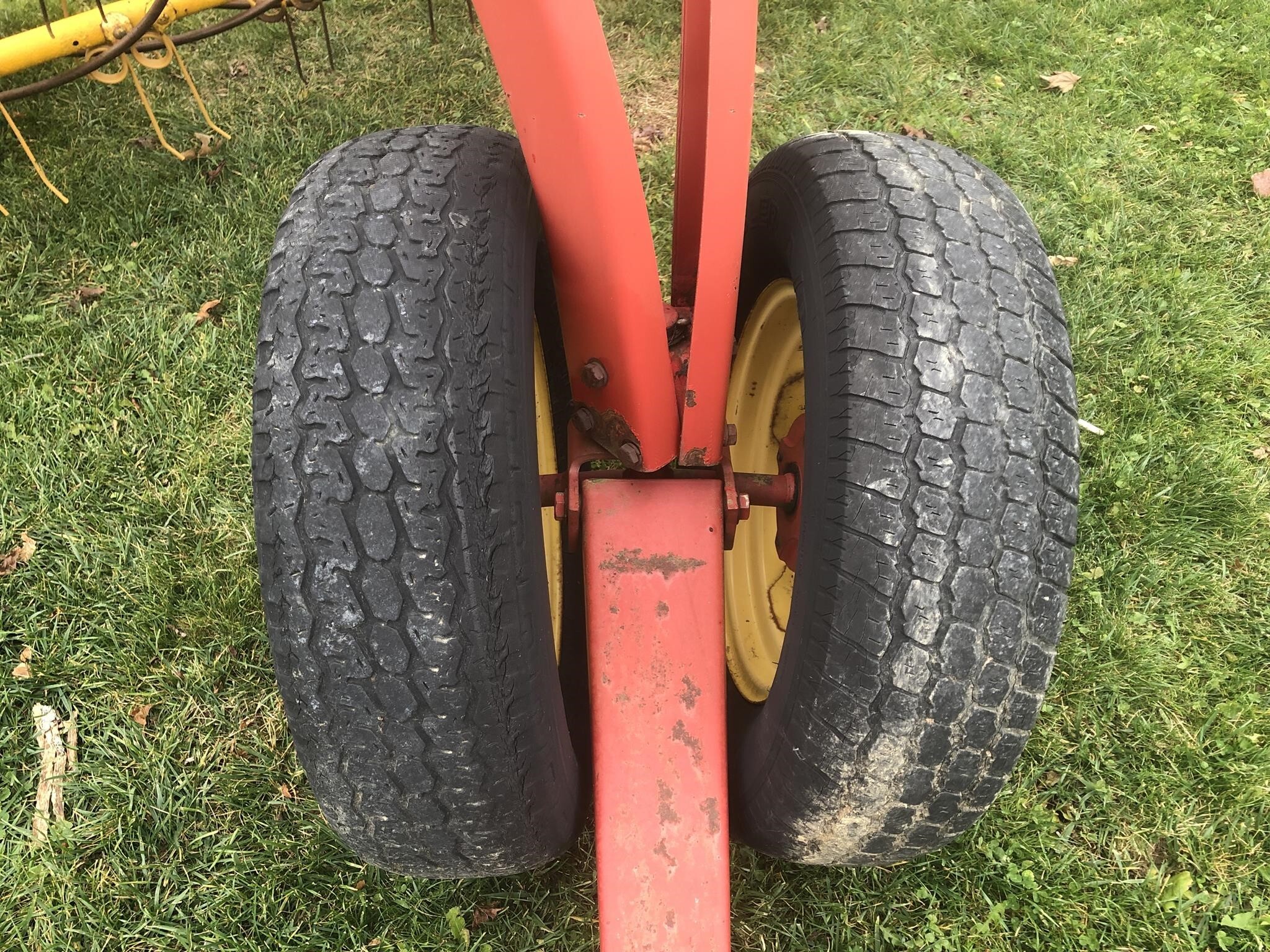  New Holland Rolabar 256 Rake