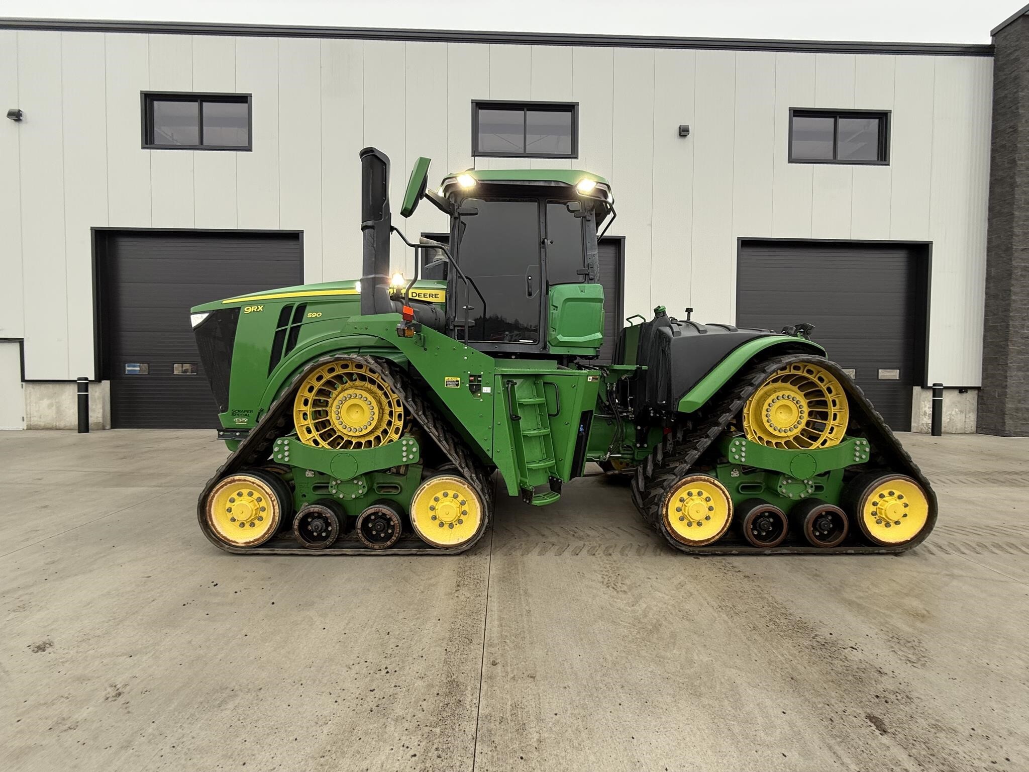2022 John Deere 9RX 590 Tractor
