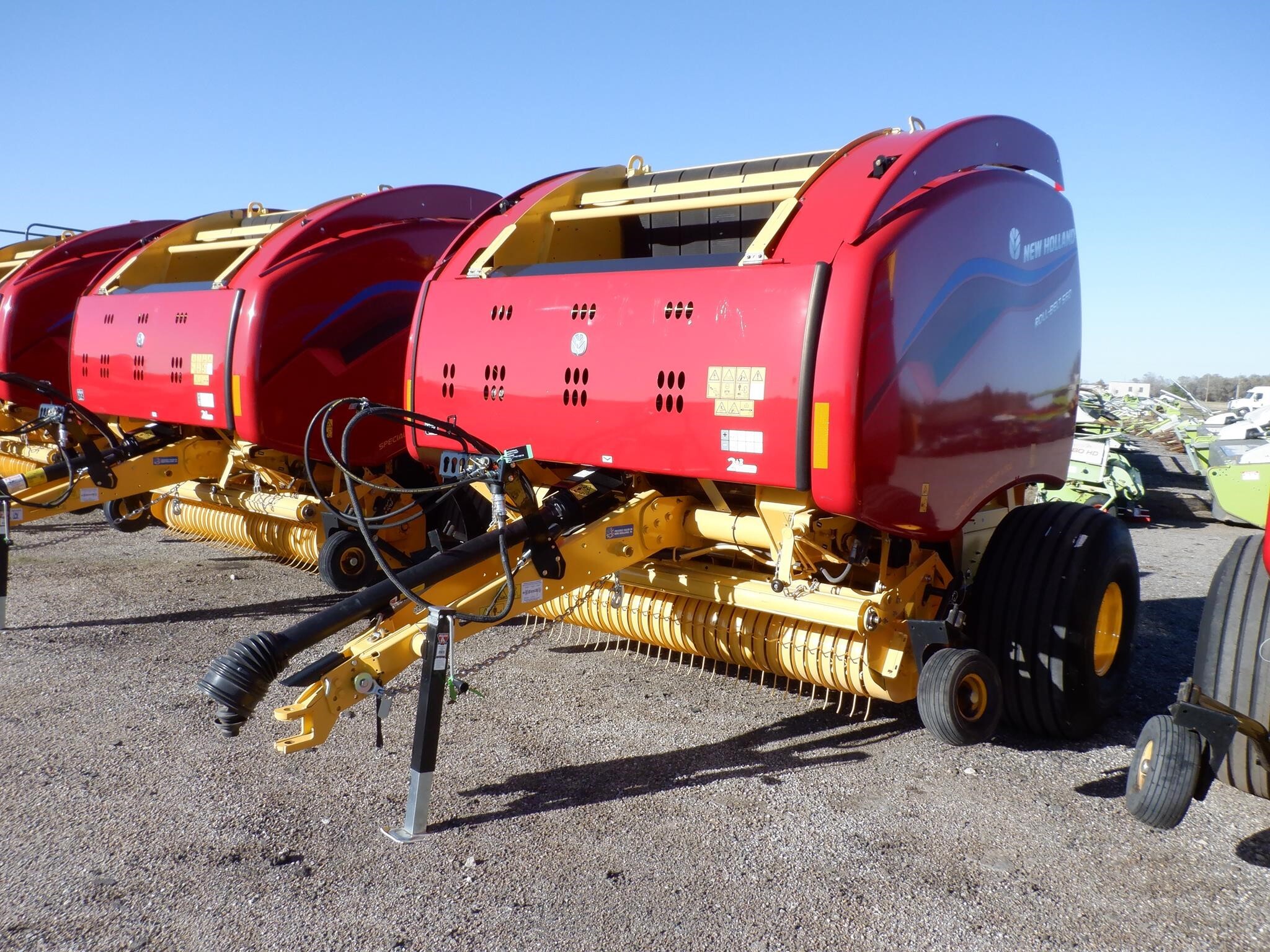 2024 New Holland Roll-Belt 560 Round Baler