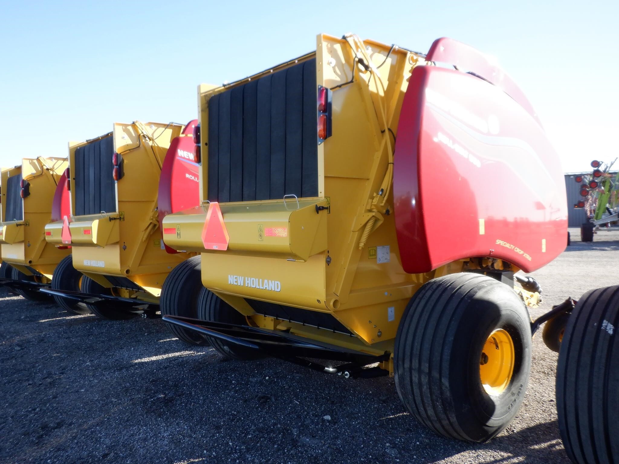 2024 New Holland Roll-Belt 560 Round Baler