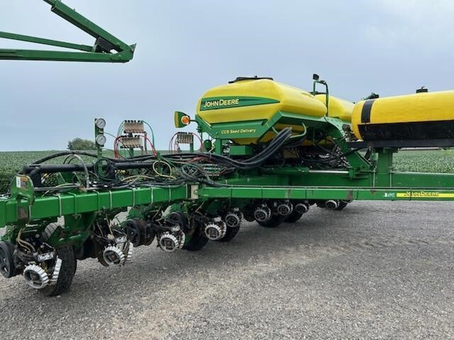 2012 John Deere 1770NT Planter