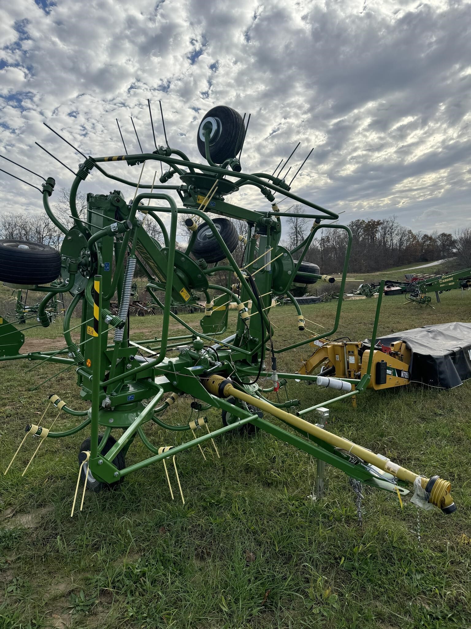 2024 Krone KW782T Rake