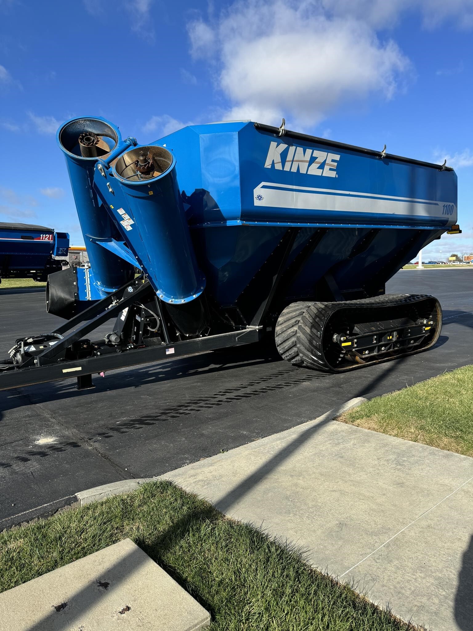 2015 Kinze 1100 Grain Cart