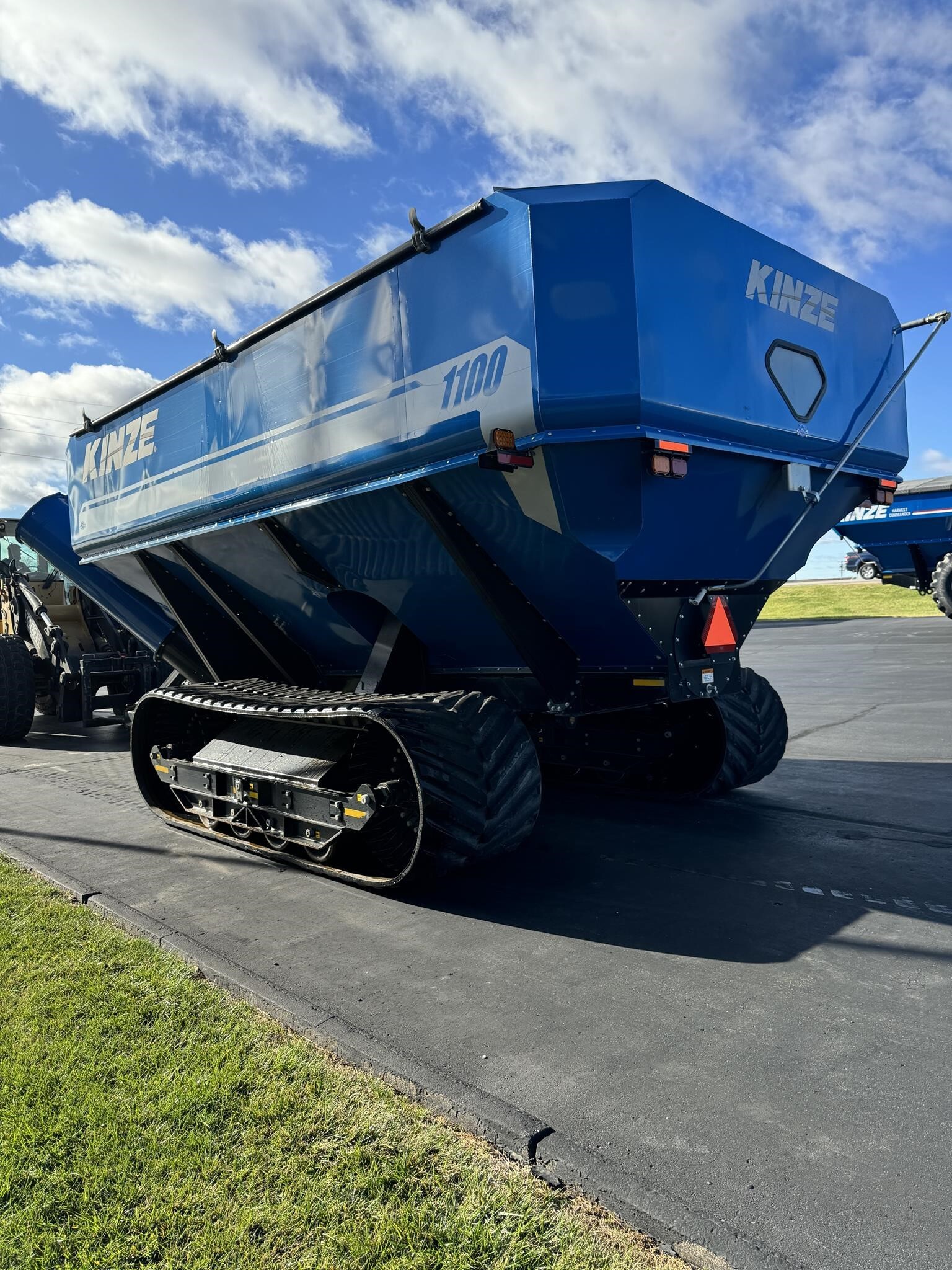 2015 Kinze 1100 Grain Cart
