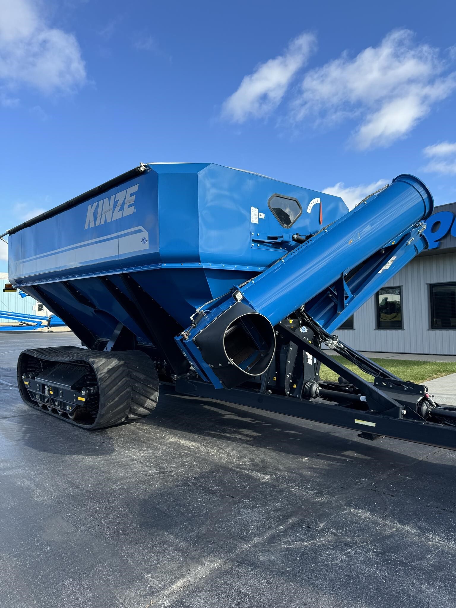 2015 Kinze 1100 Grain Cart