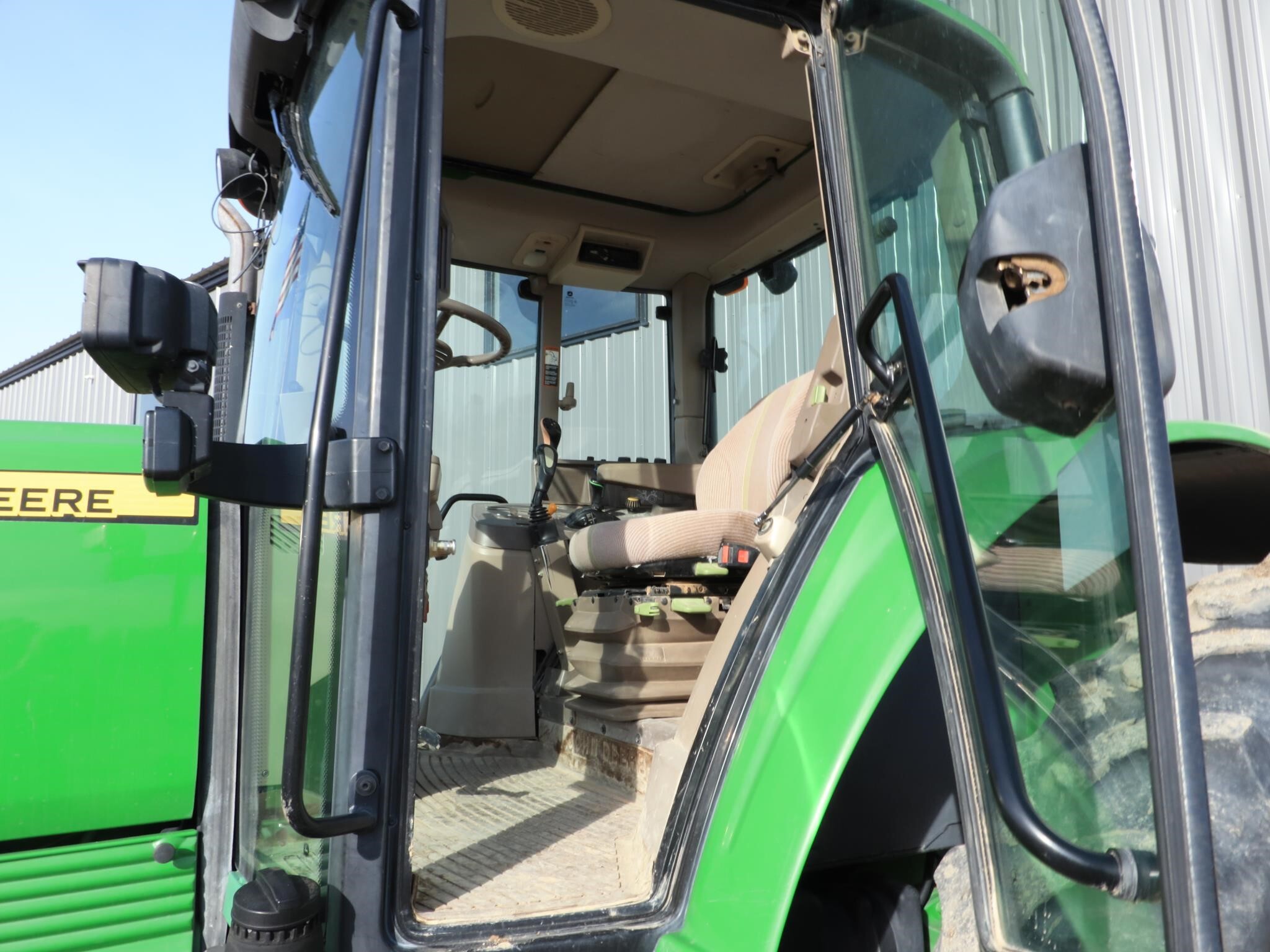 2008 John Deere 7330 Tractor