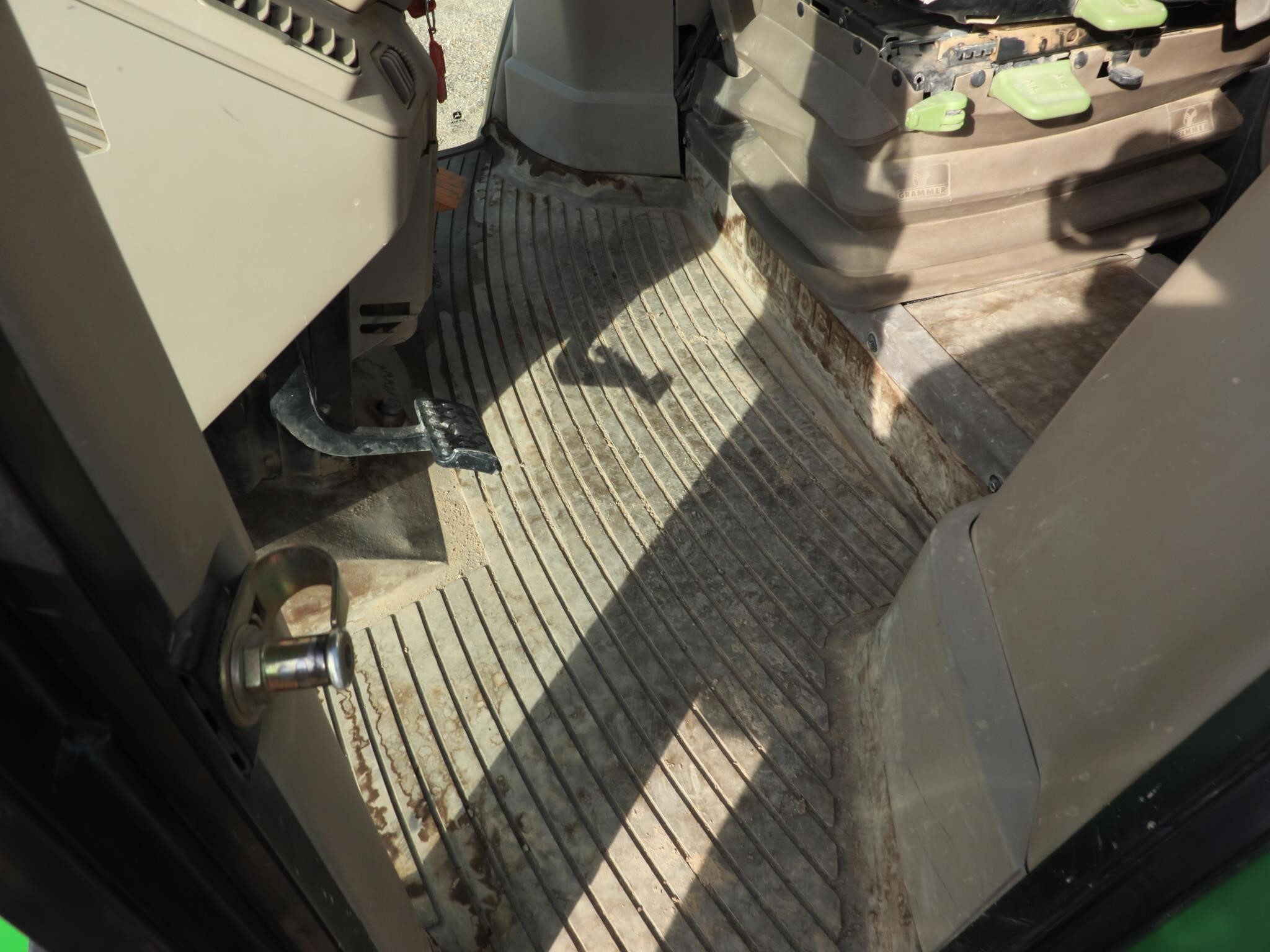 2008 John Deere 7330 Tractor