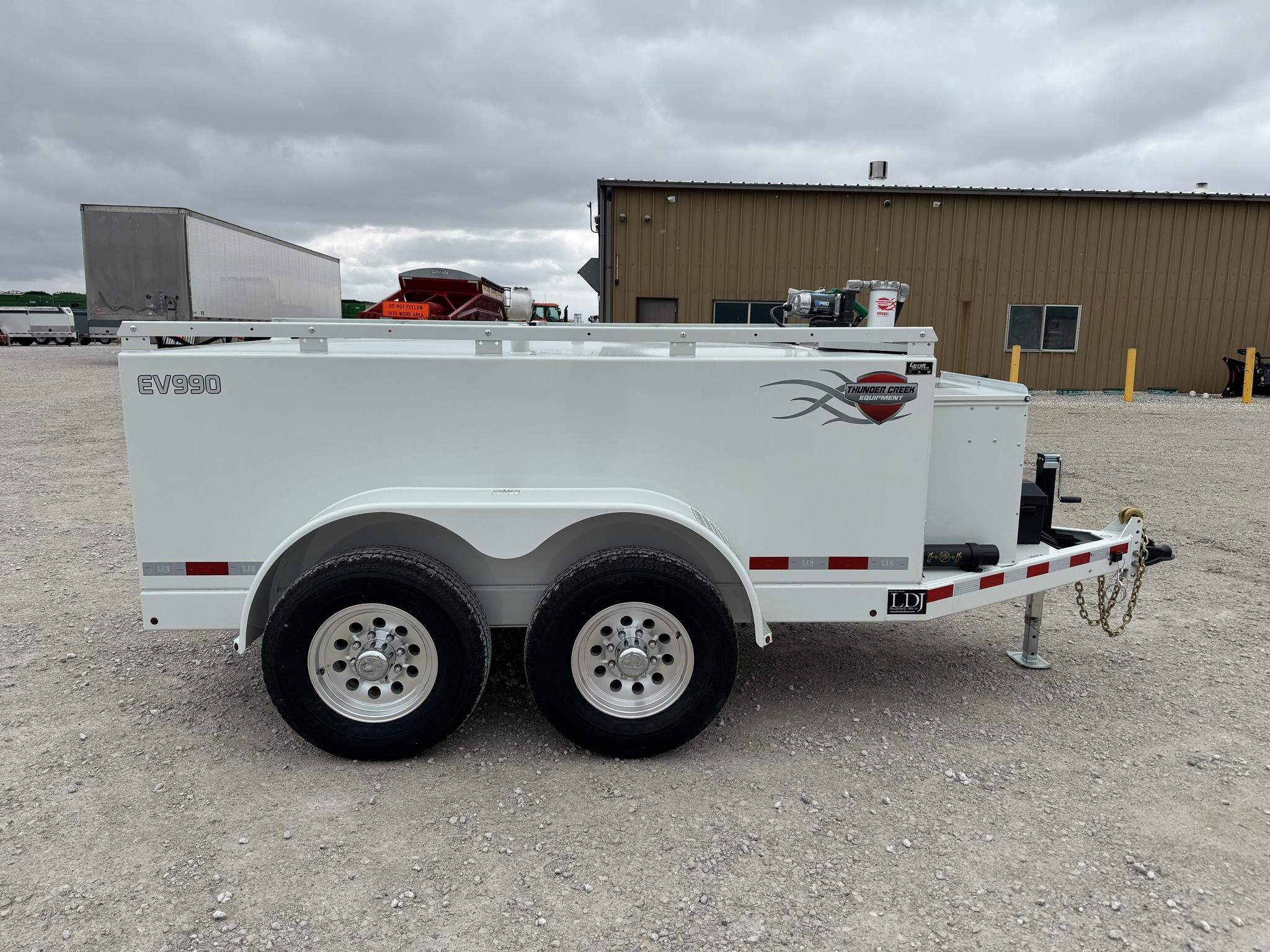 2025 Thunder Creek EV990 Fuel Trucks/Trailer