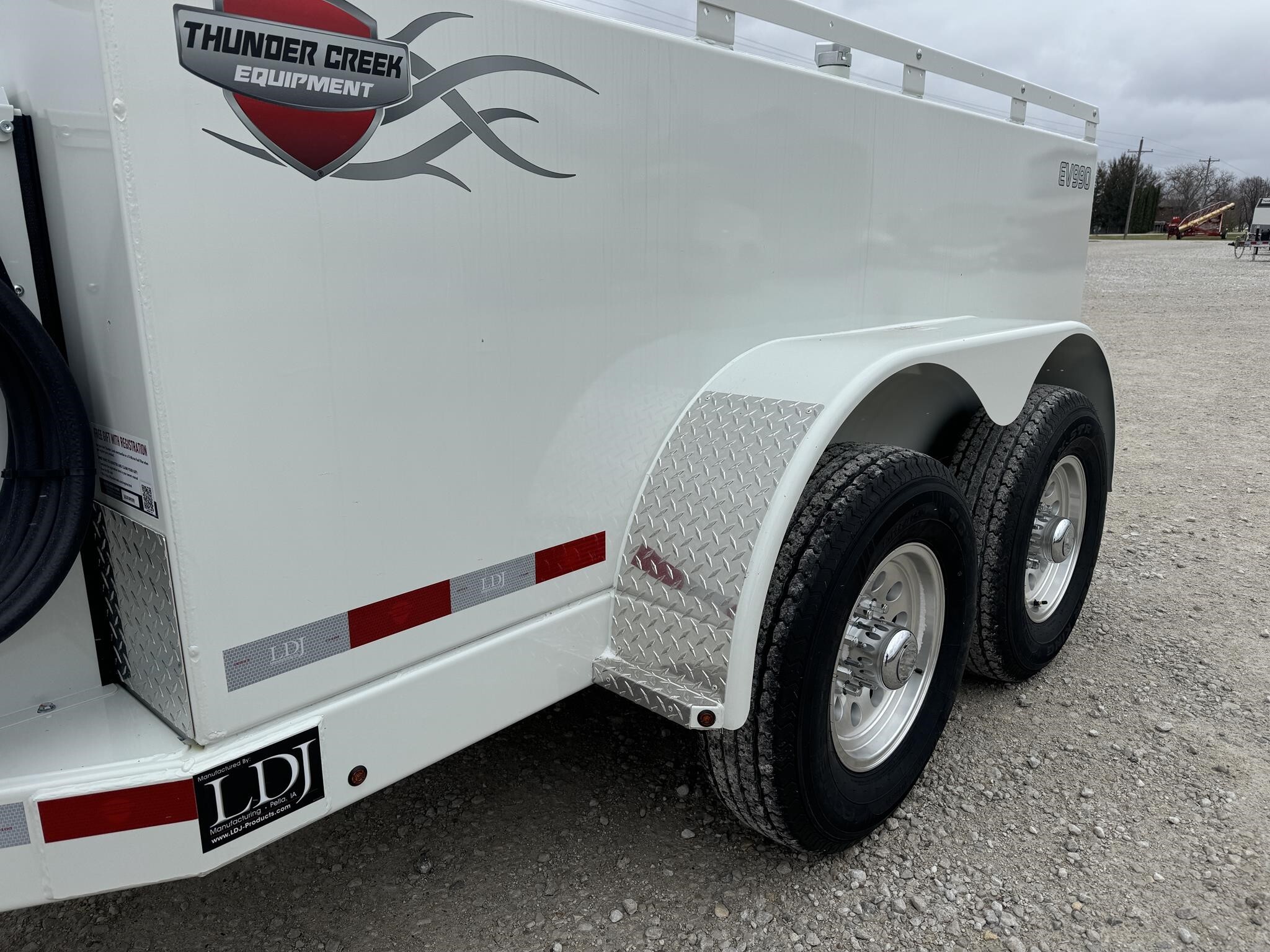 2025 Thunder Creek EV990 Fuel Trucks/Trailer