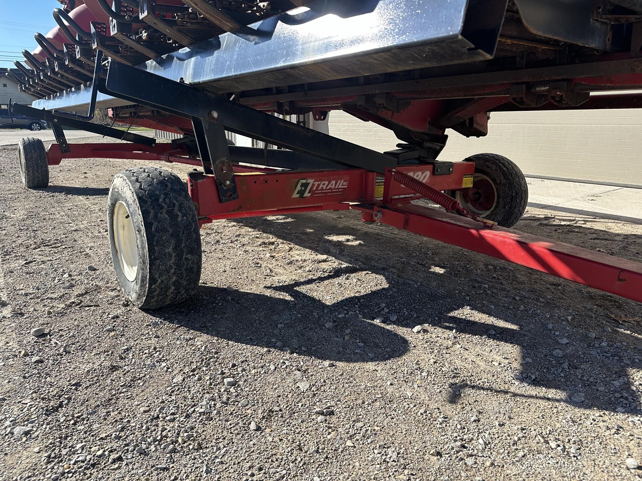  E-Z Trail 680 Header Trailer