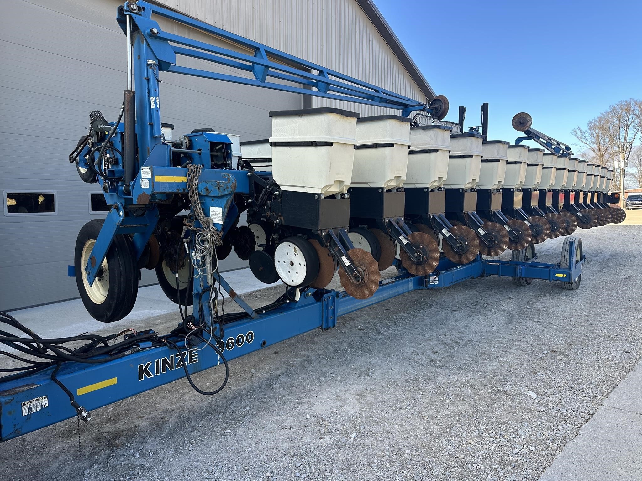 2002 Kinze 3600 Planter