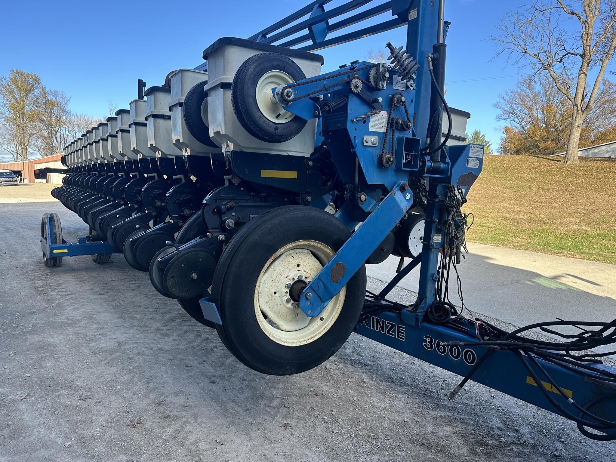 2002 Kinze 3600 Planter