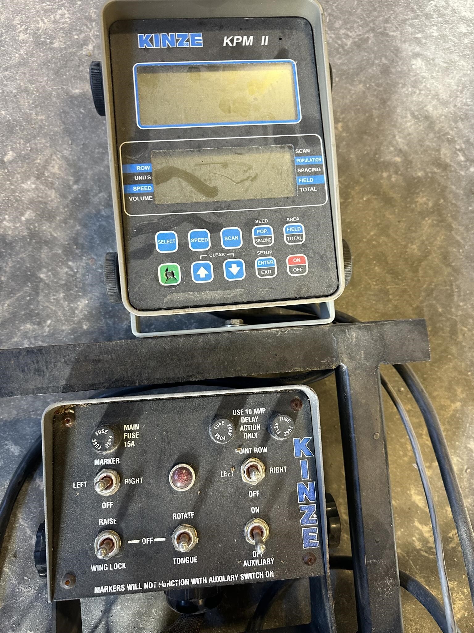 2002 Kinze 3600 Planter