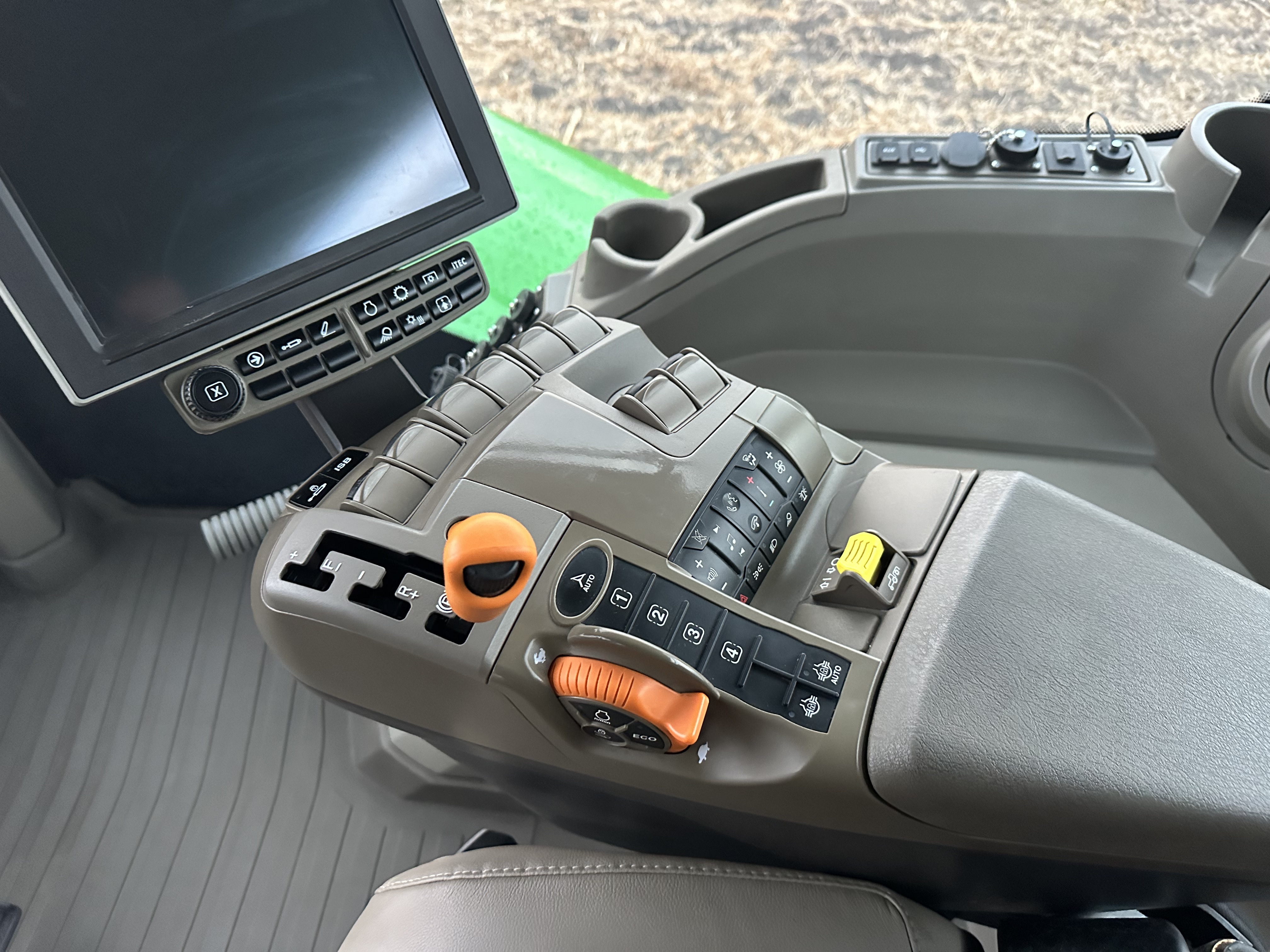 2022 John Deere 9RX 640 Tractor