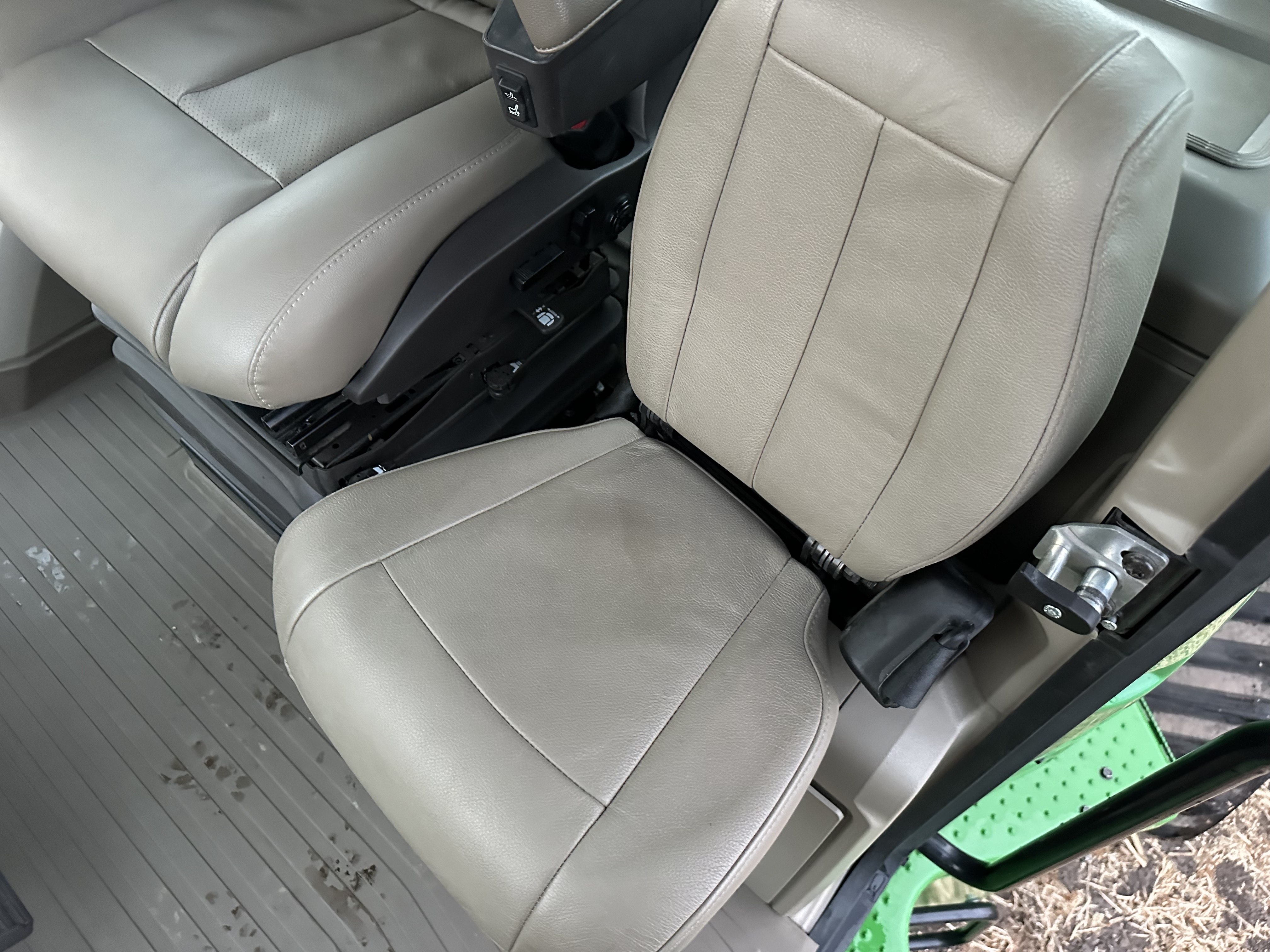 2022 John Deere 9RX 640 Tractor