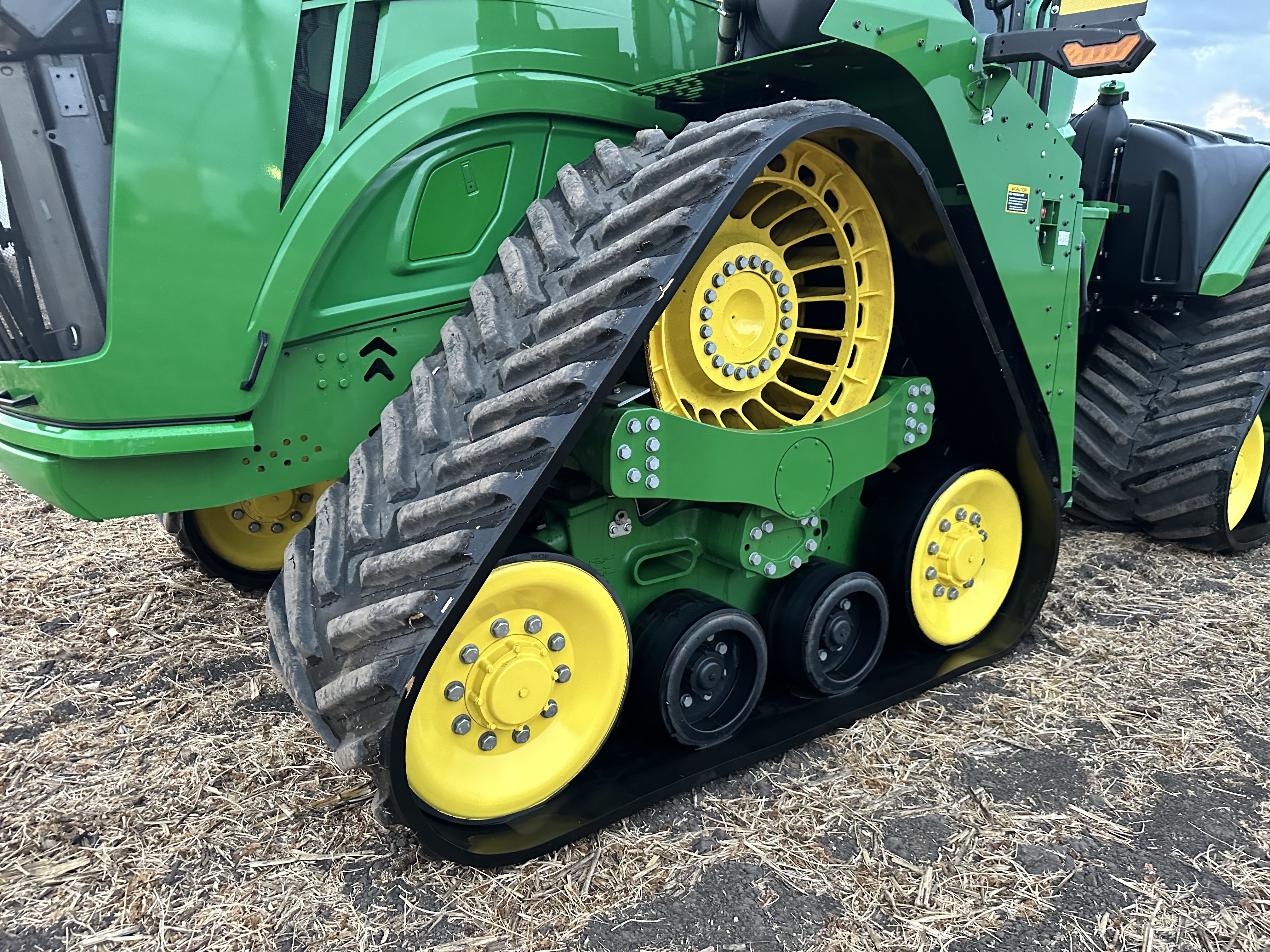2022 John Deere 9RX 640 Tractor