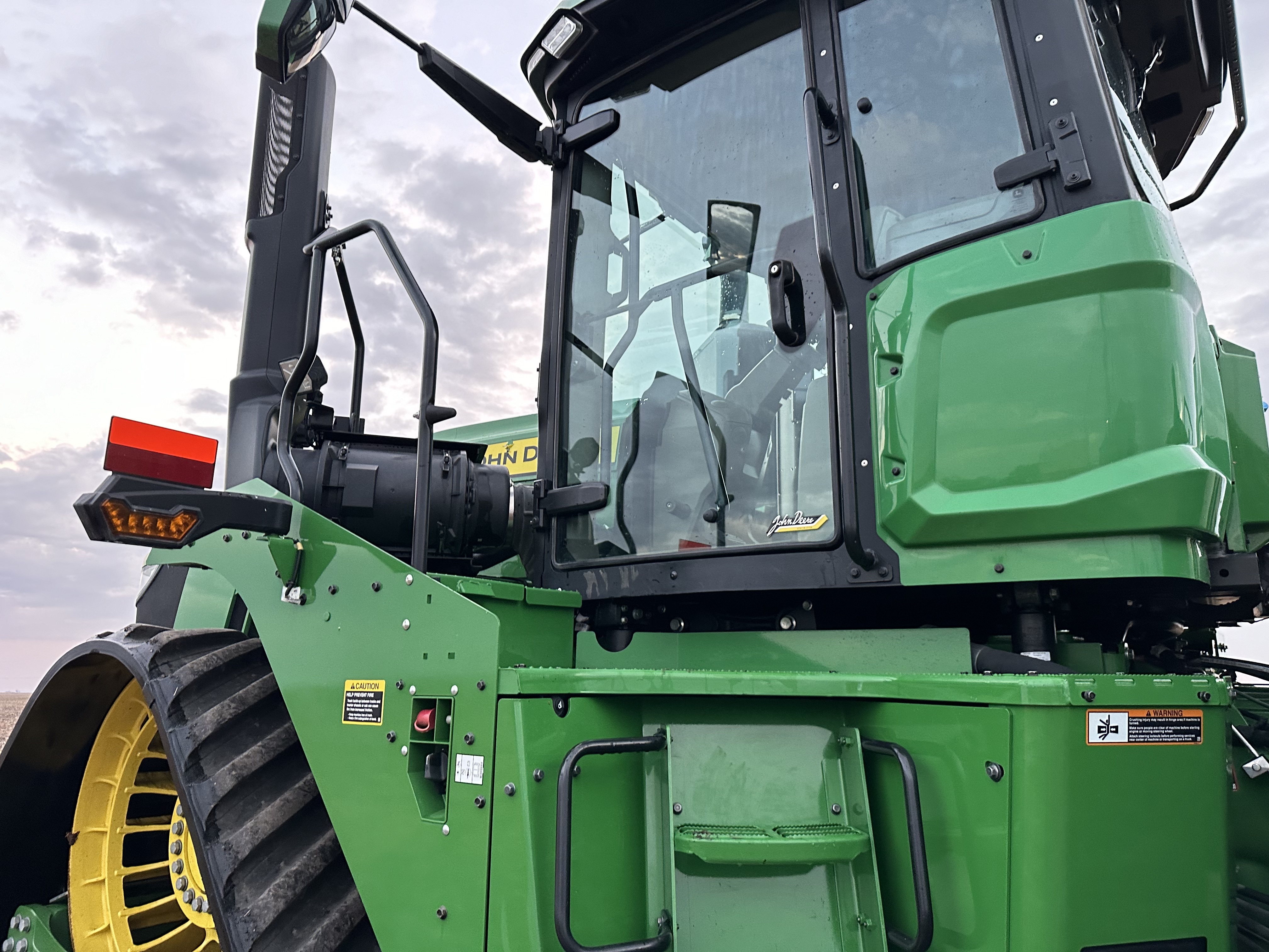 2022 John Deere 9RX 640 Tractor