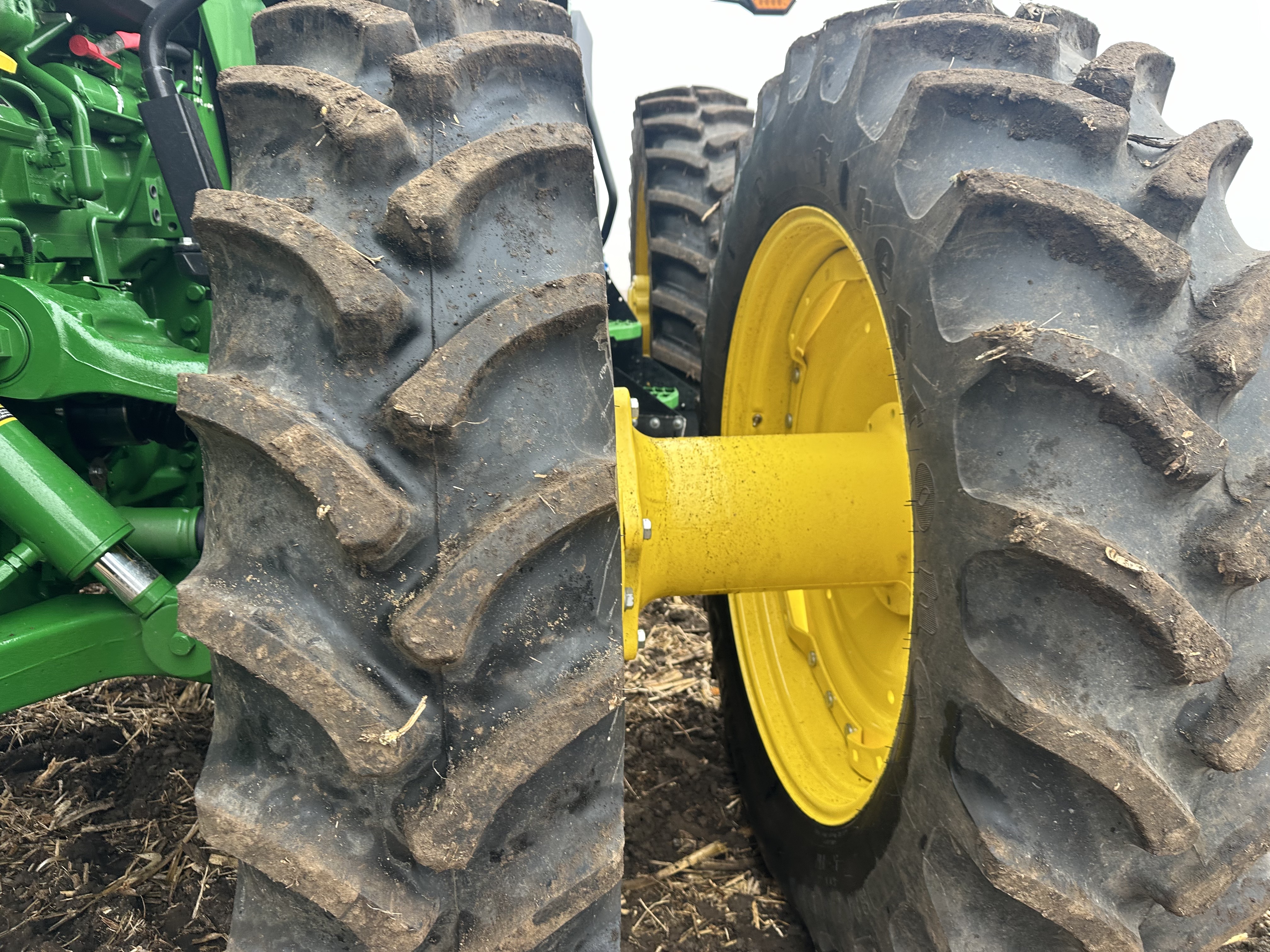 2023 John Deere 8R 310 Tractor