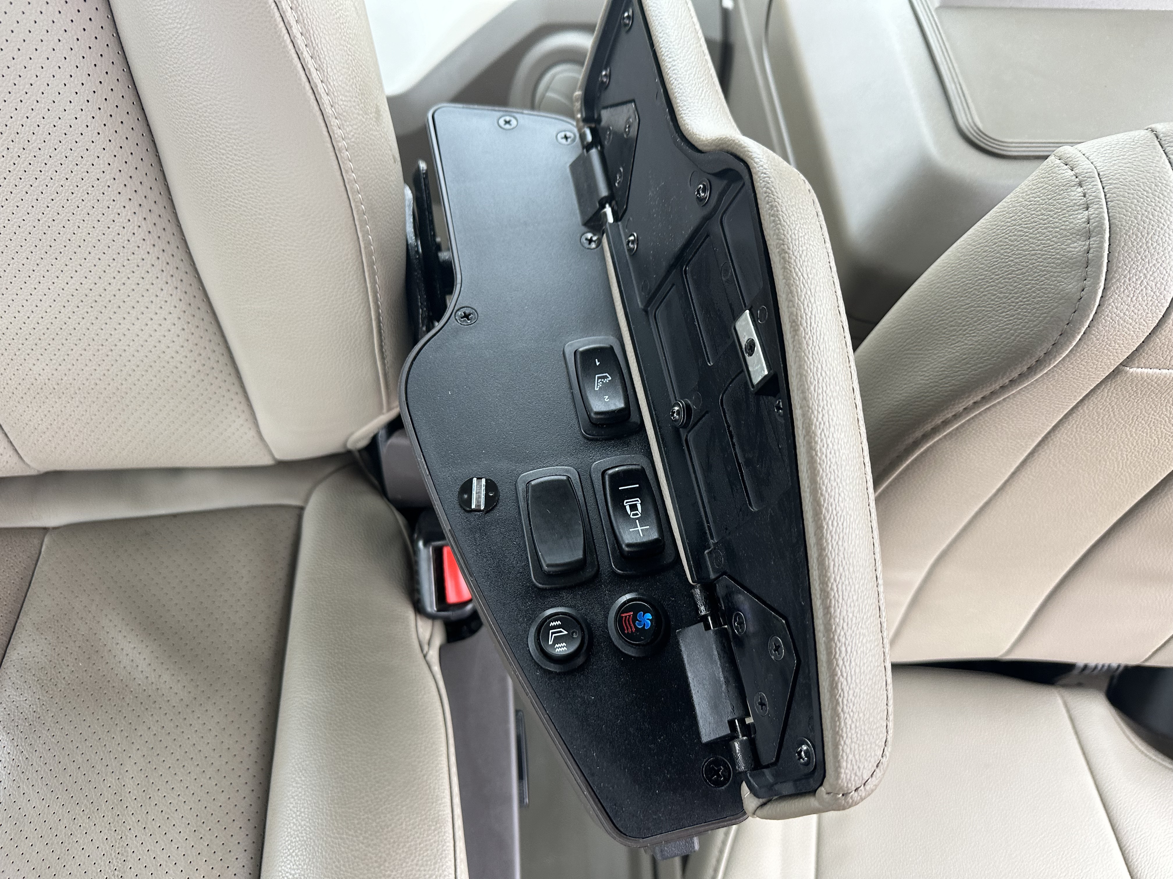 2023 John Deere 8R 310 Tractor