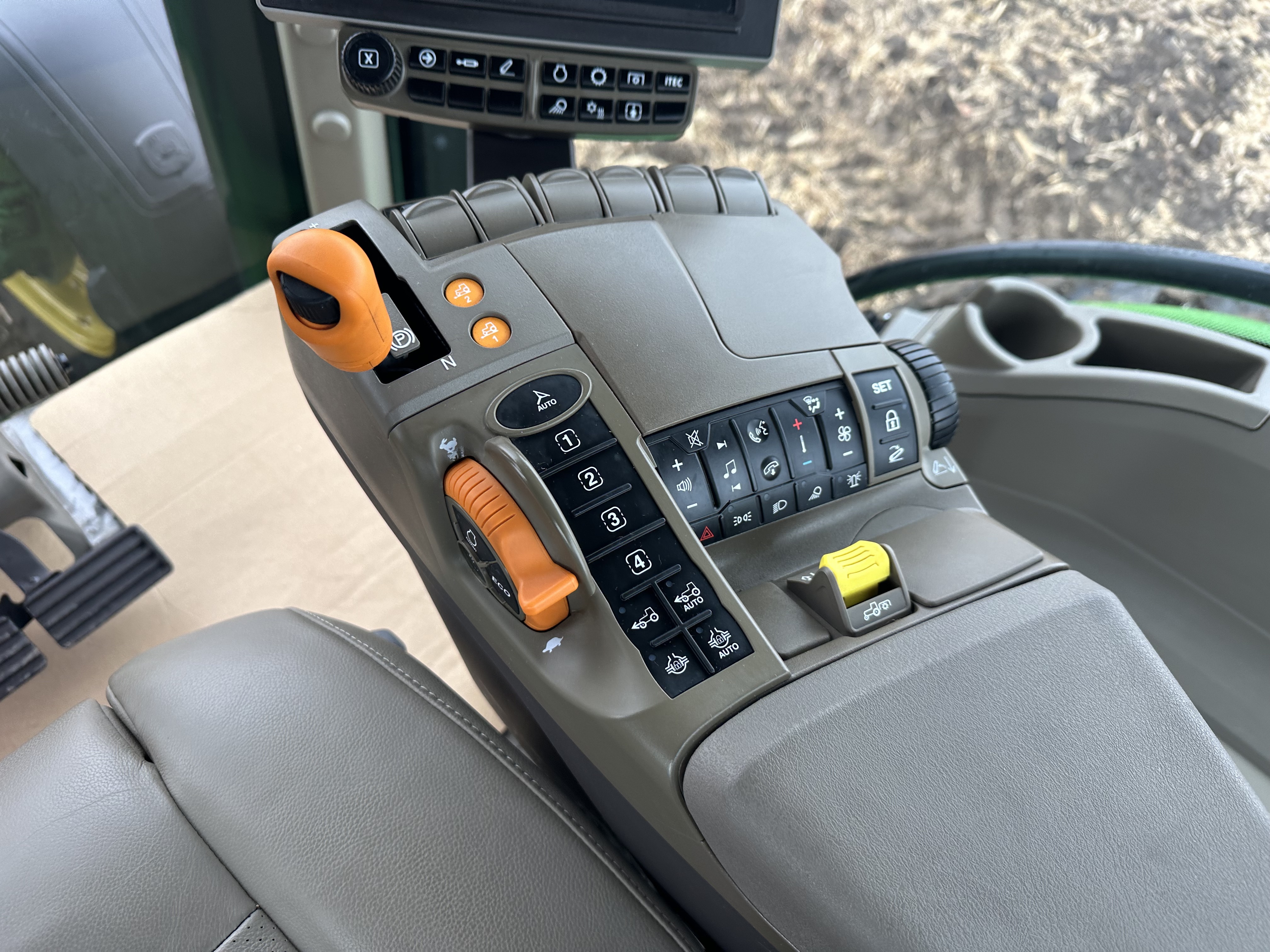 2023 John Deere 8R 310 Tractor