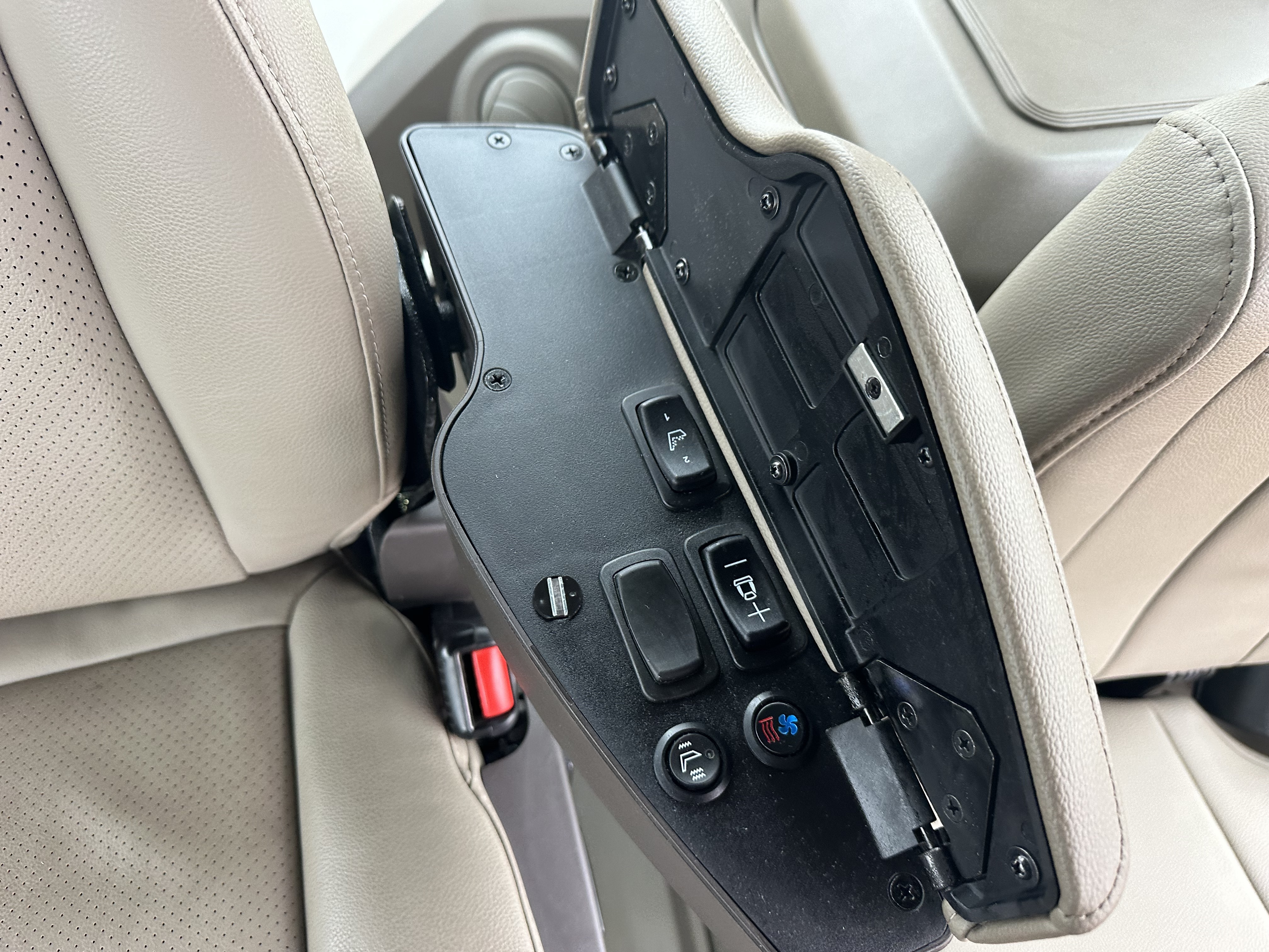 2023 John Deere 8R 310 Tractor