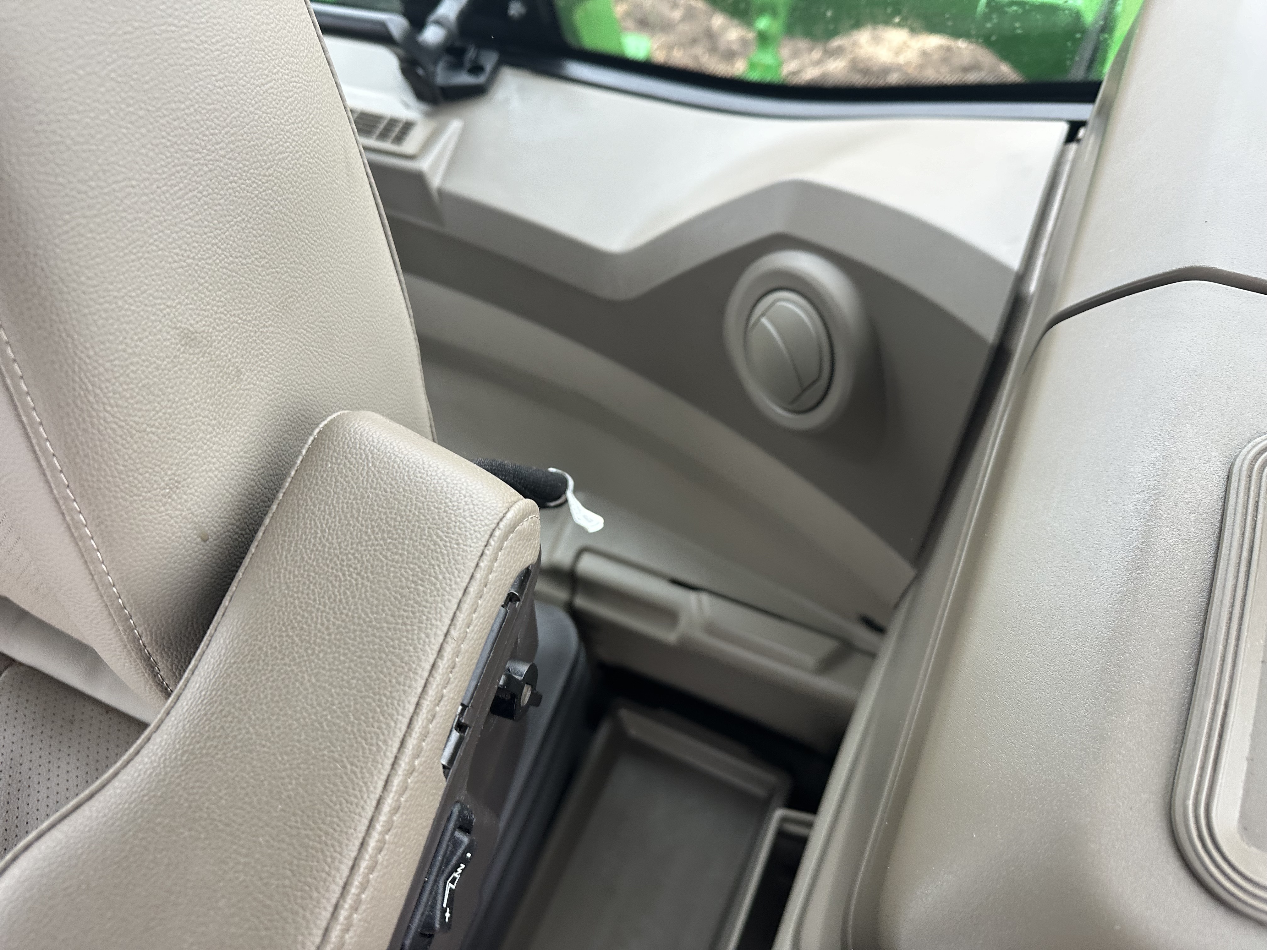 2023 John Deere 8R 310 Tractor