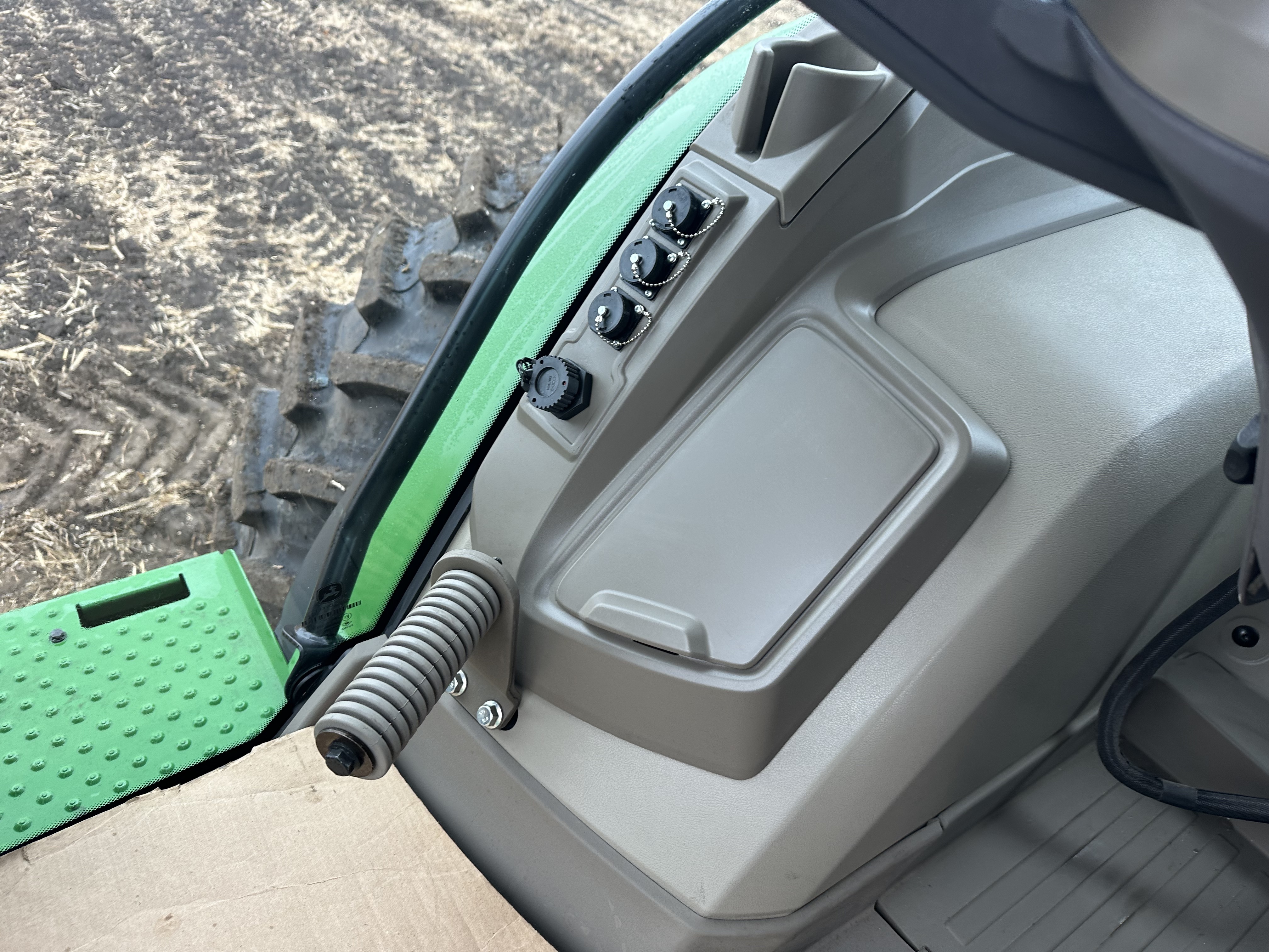 2023 John Deere 8R 310 Tractor