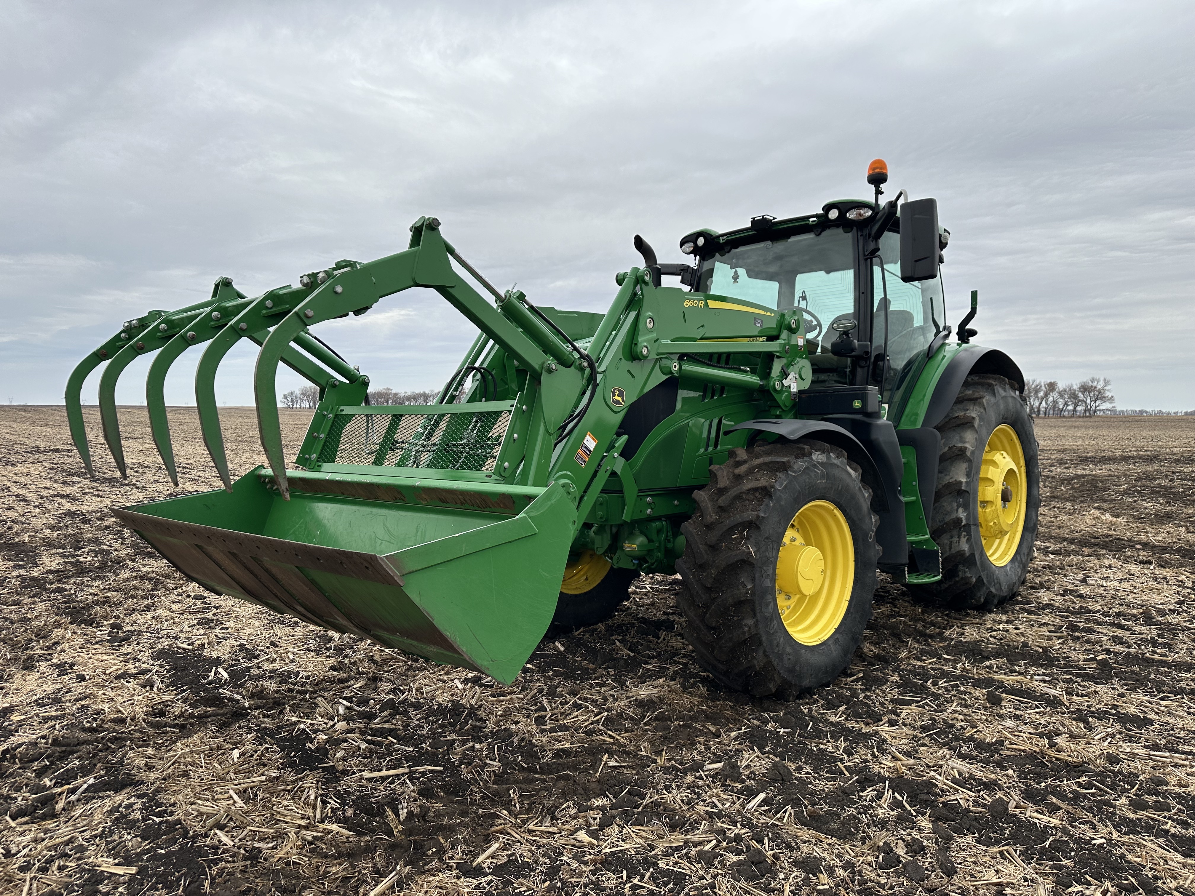 2019 John Deere 6175R Tractor