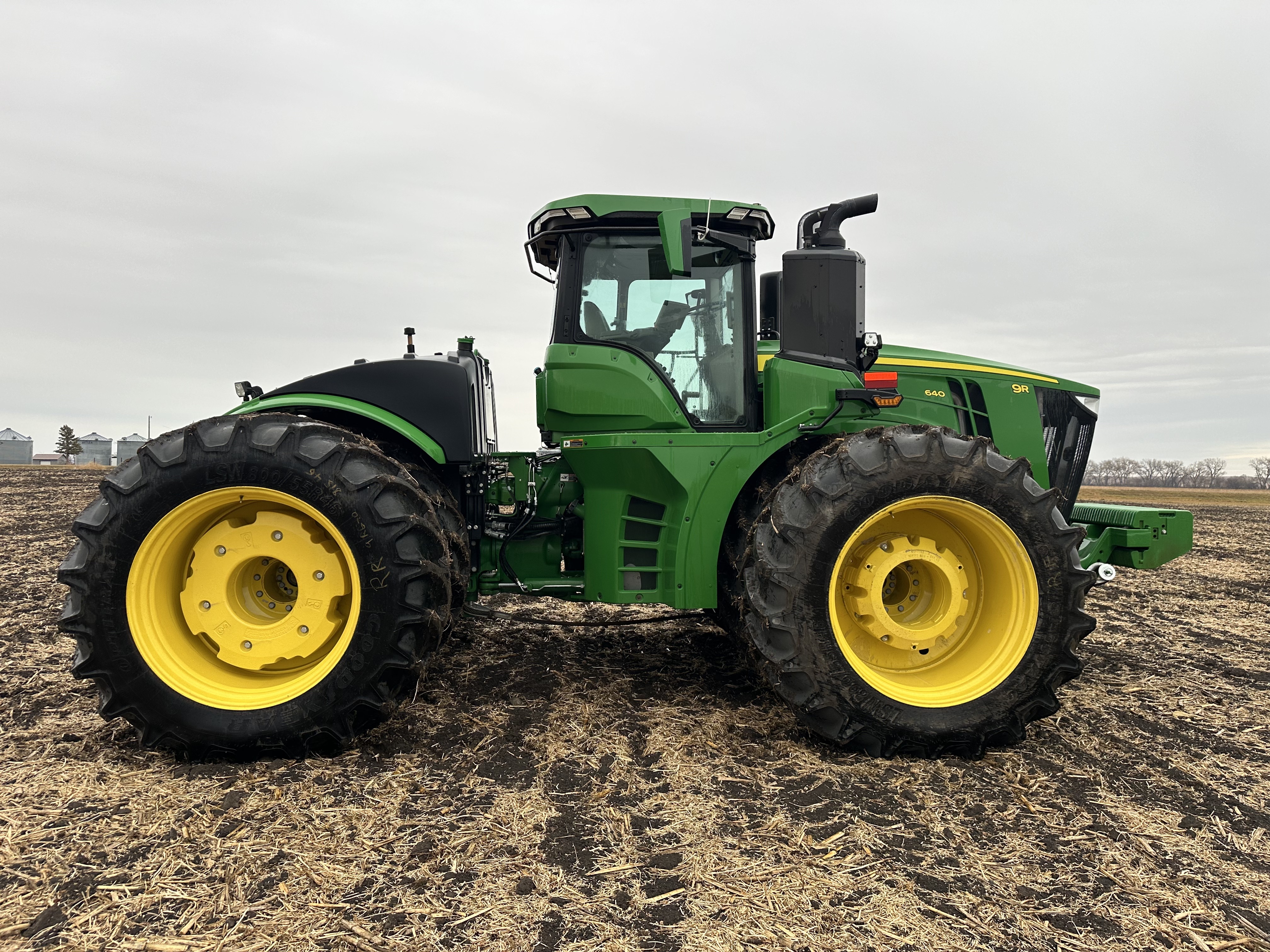 2023 John Deere 9R 640 Tractor