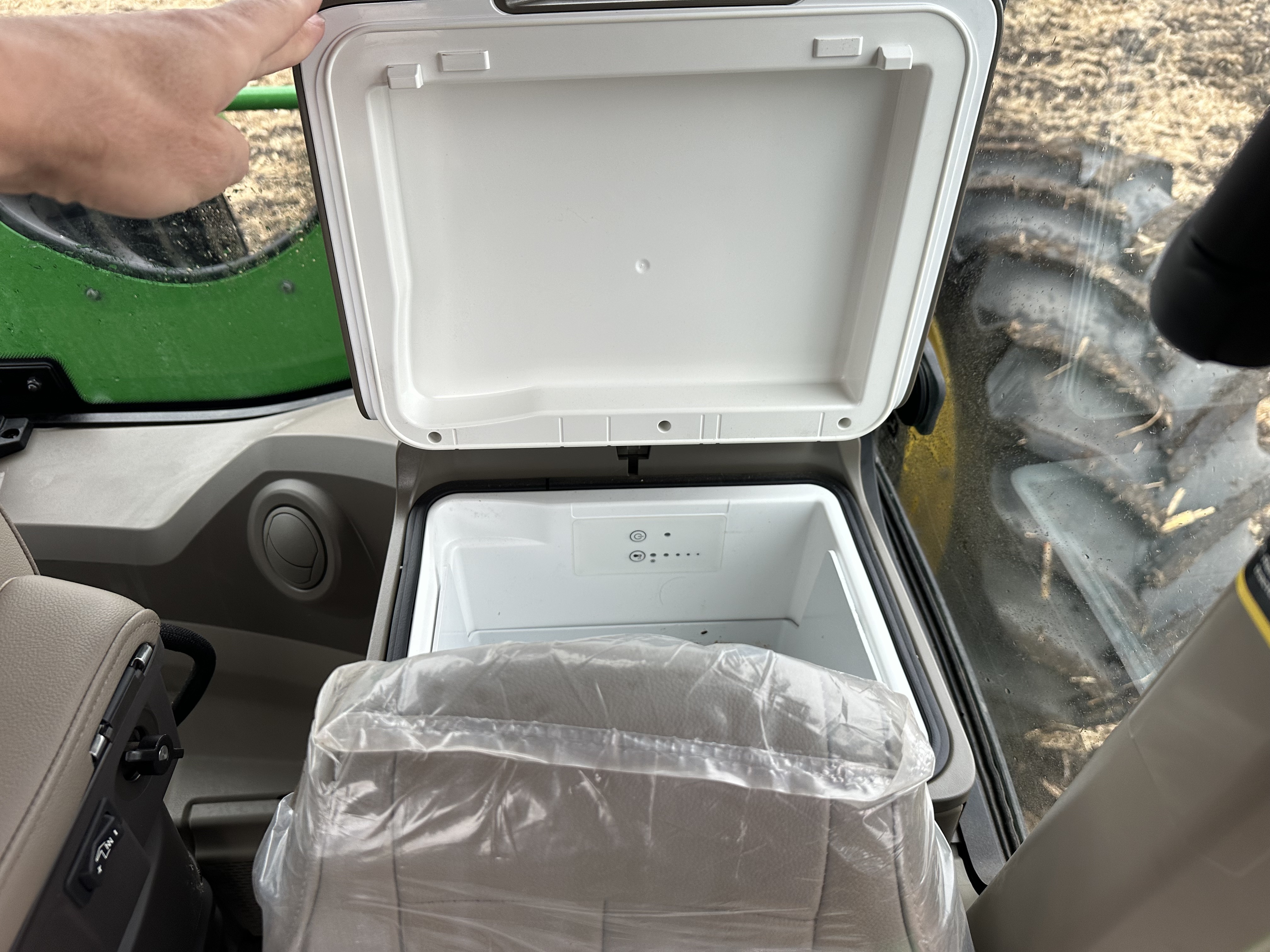 2023 John Deere 9R 640 Tractor