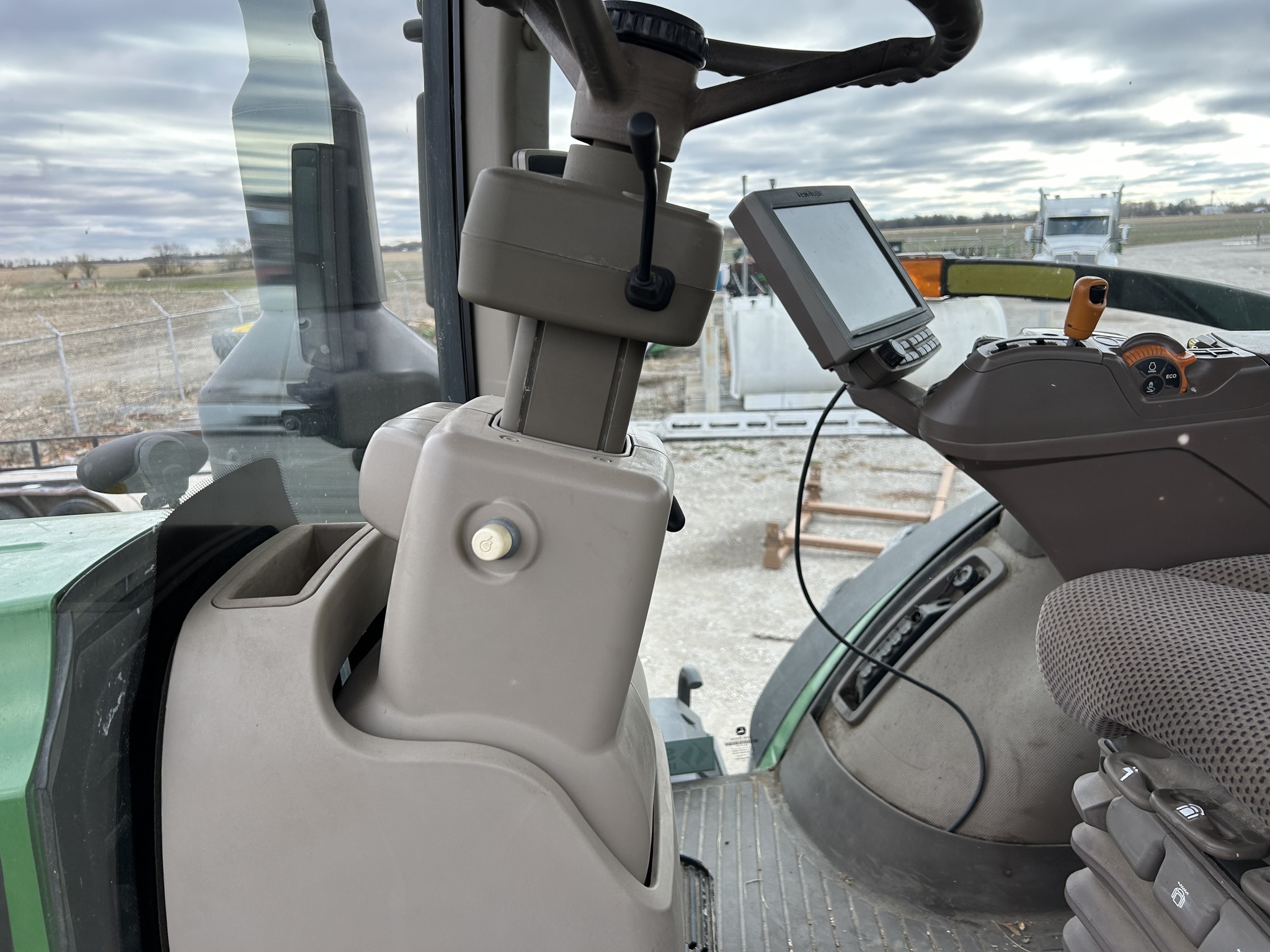 2018 John Deere 8400R Tractor