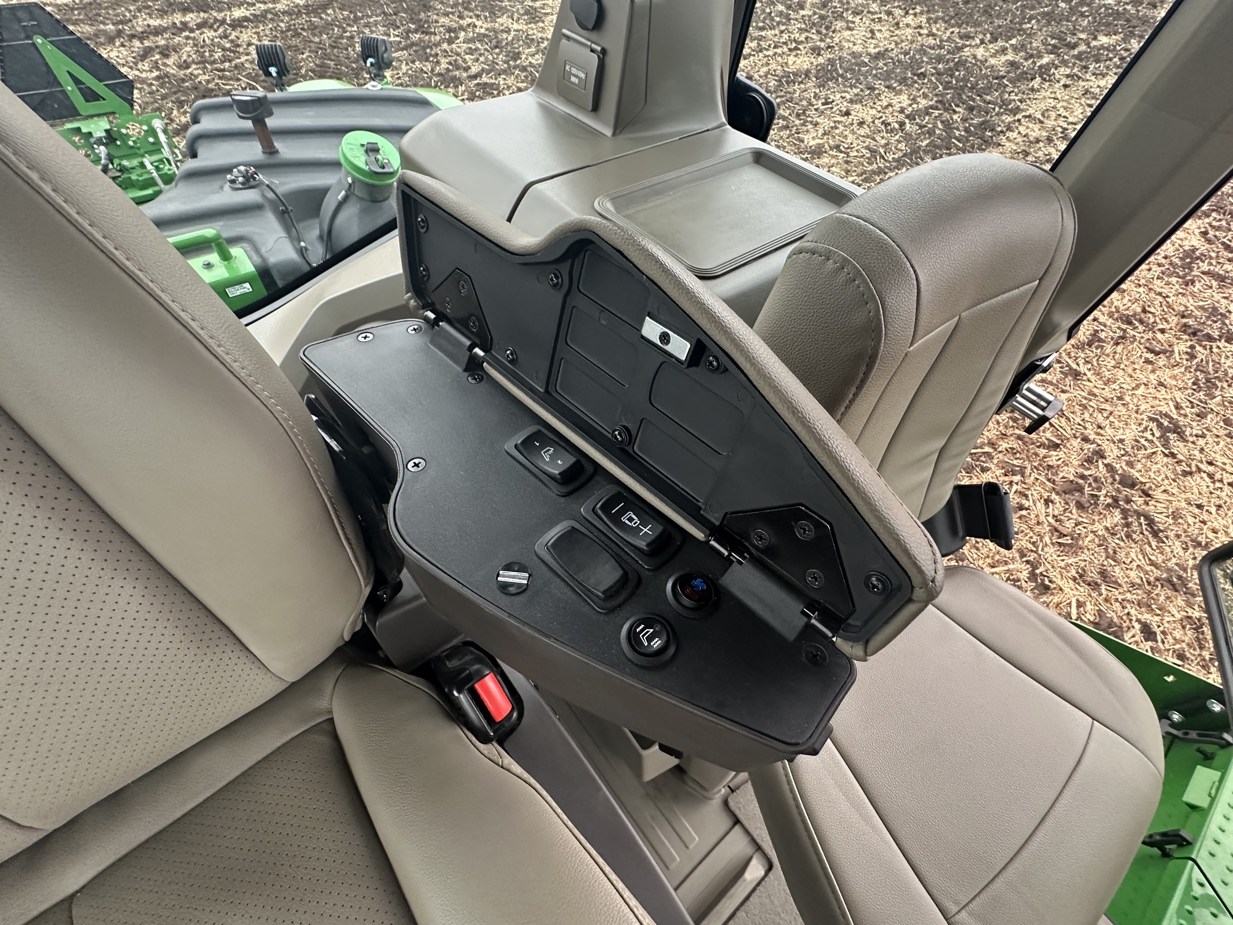 2023 John Deere 9RX 640 Tractor