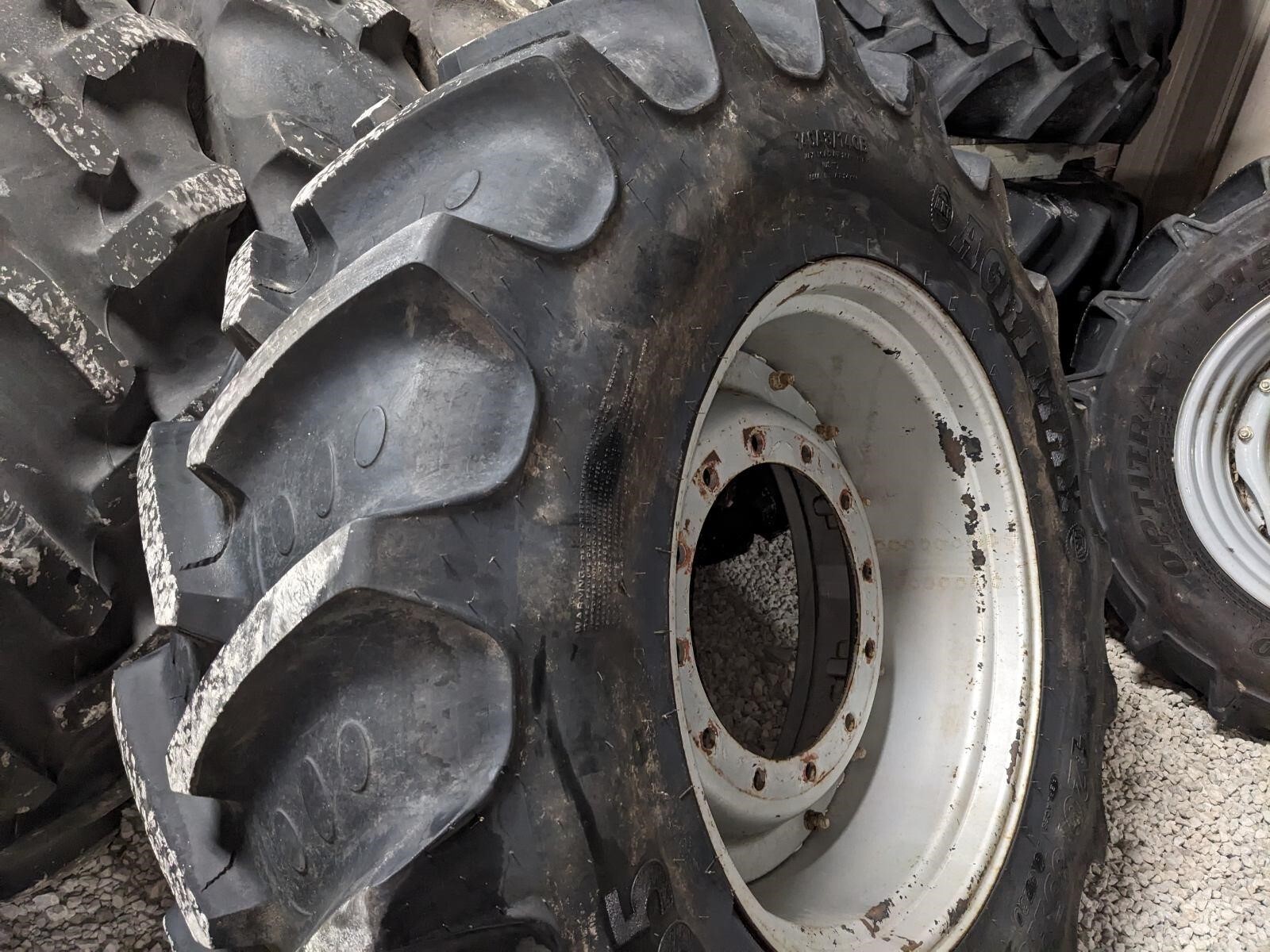  BKT 420/85R30 Wheels / Tires / Track
