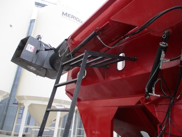  J&M 1150-20T Grain Cart