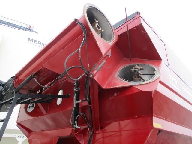  J&M 1150-20T Grain Cart