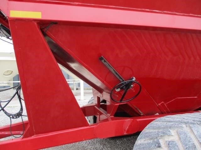  J&M 1150-20T Grain Cart