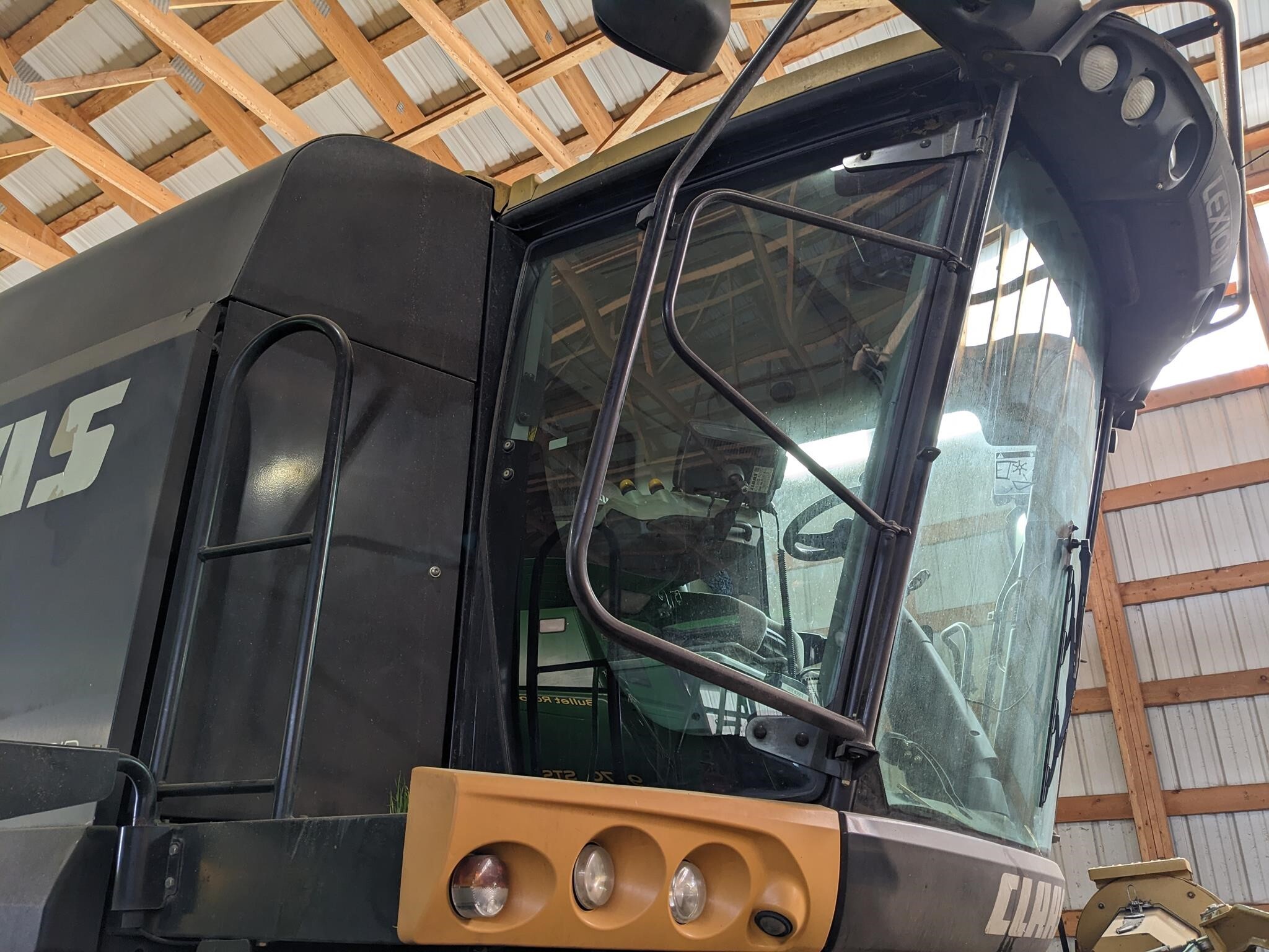 2011 Claas Lexion 740TT Combine